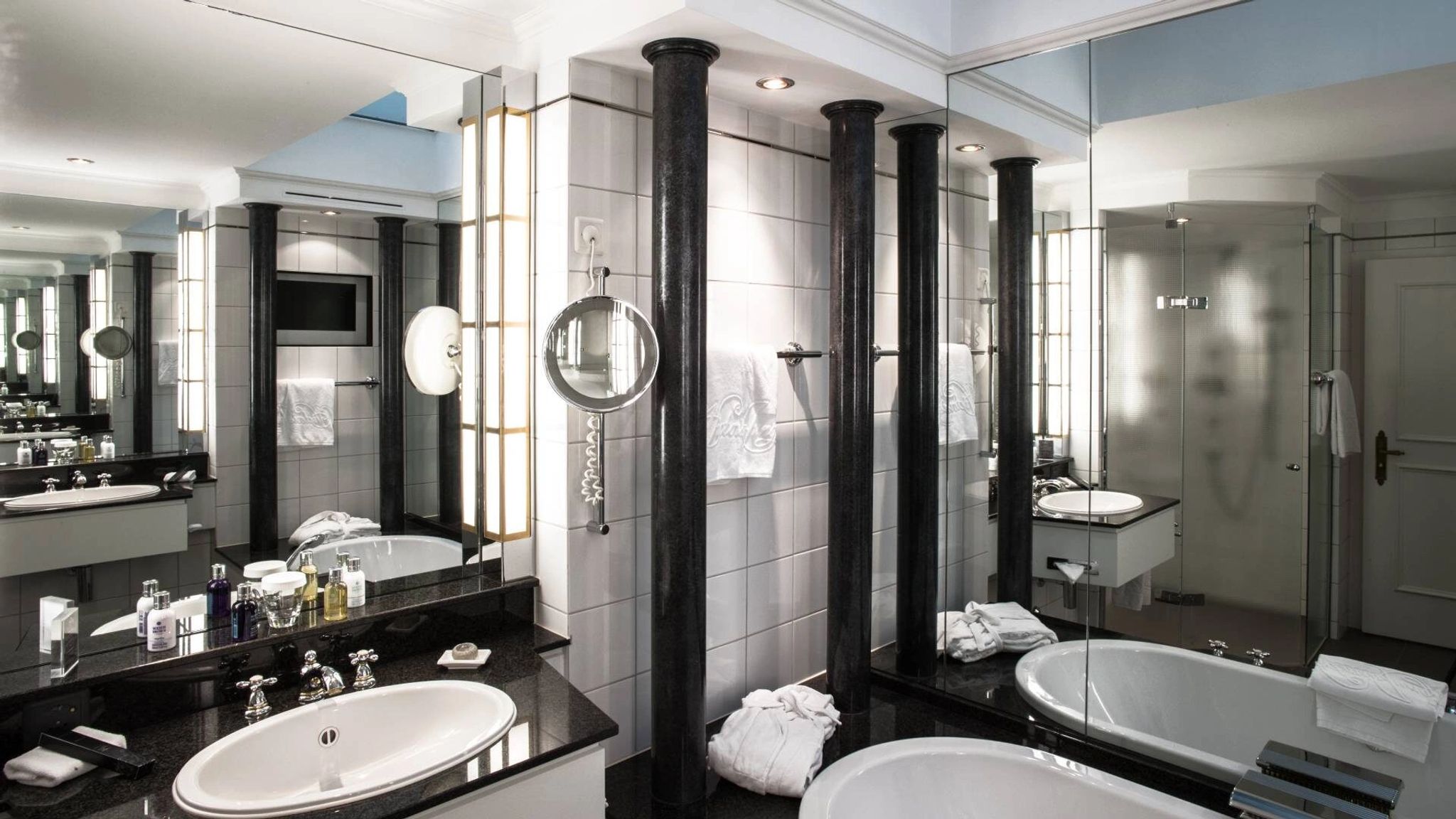 Deluxe Duplex Suite banheiro de hotel – banheiro de luxo – banheiro da suite