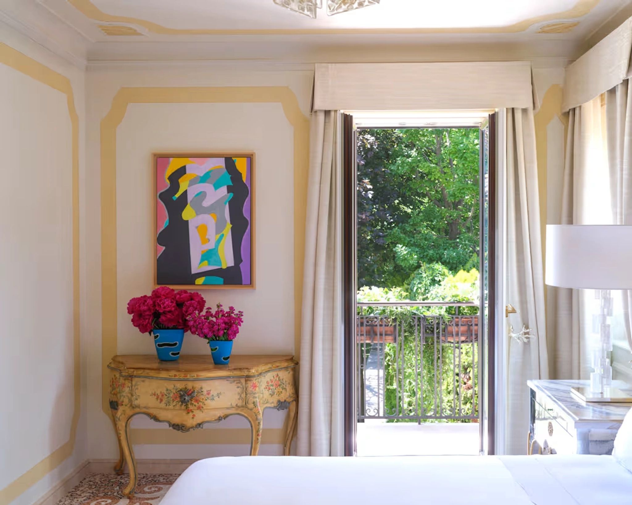 Serenity Suite cama king-size - quarto casal elegante - suite vista lagoa