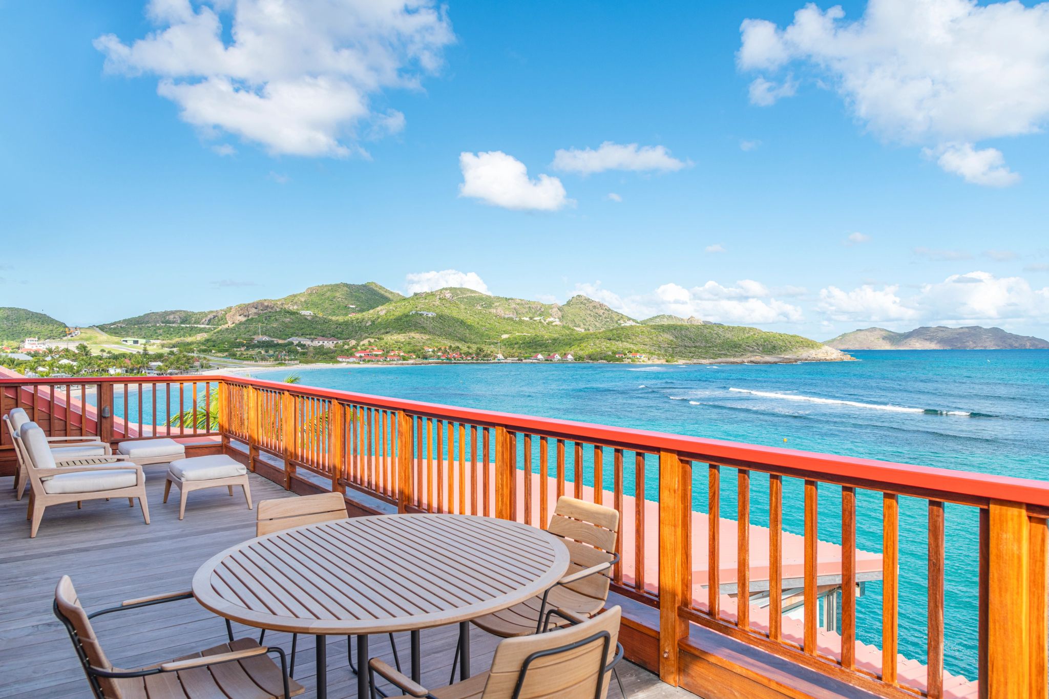 Signature Suite Howard Hughes - Jeanne Le Menn terraco exclusivo – mesa de jantar – frente mar