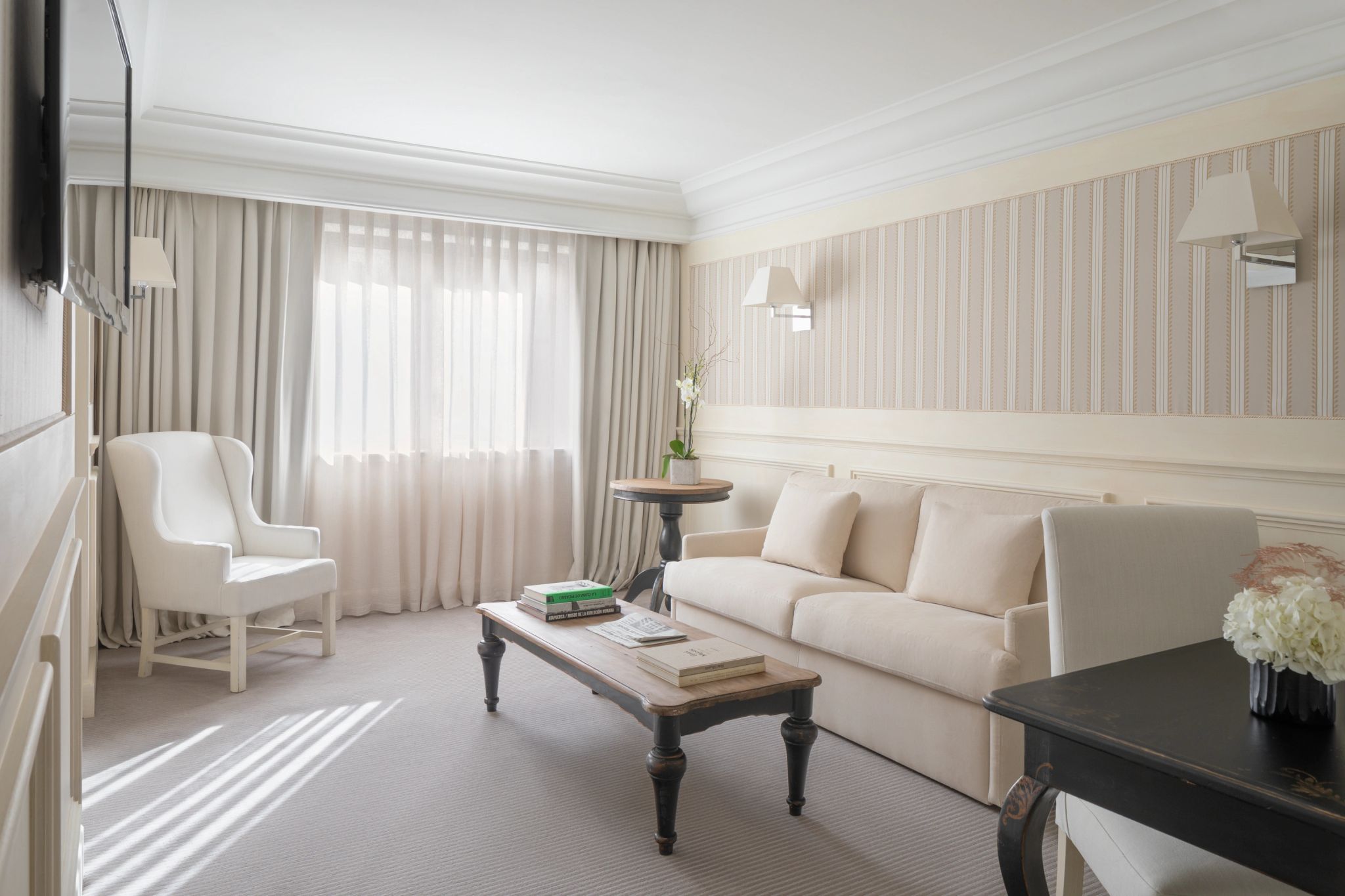 Junior Suite City View sala de tv - sala de estar - sofa confortavel