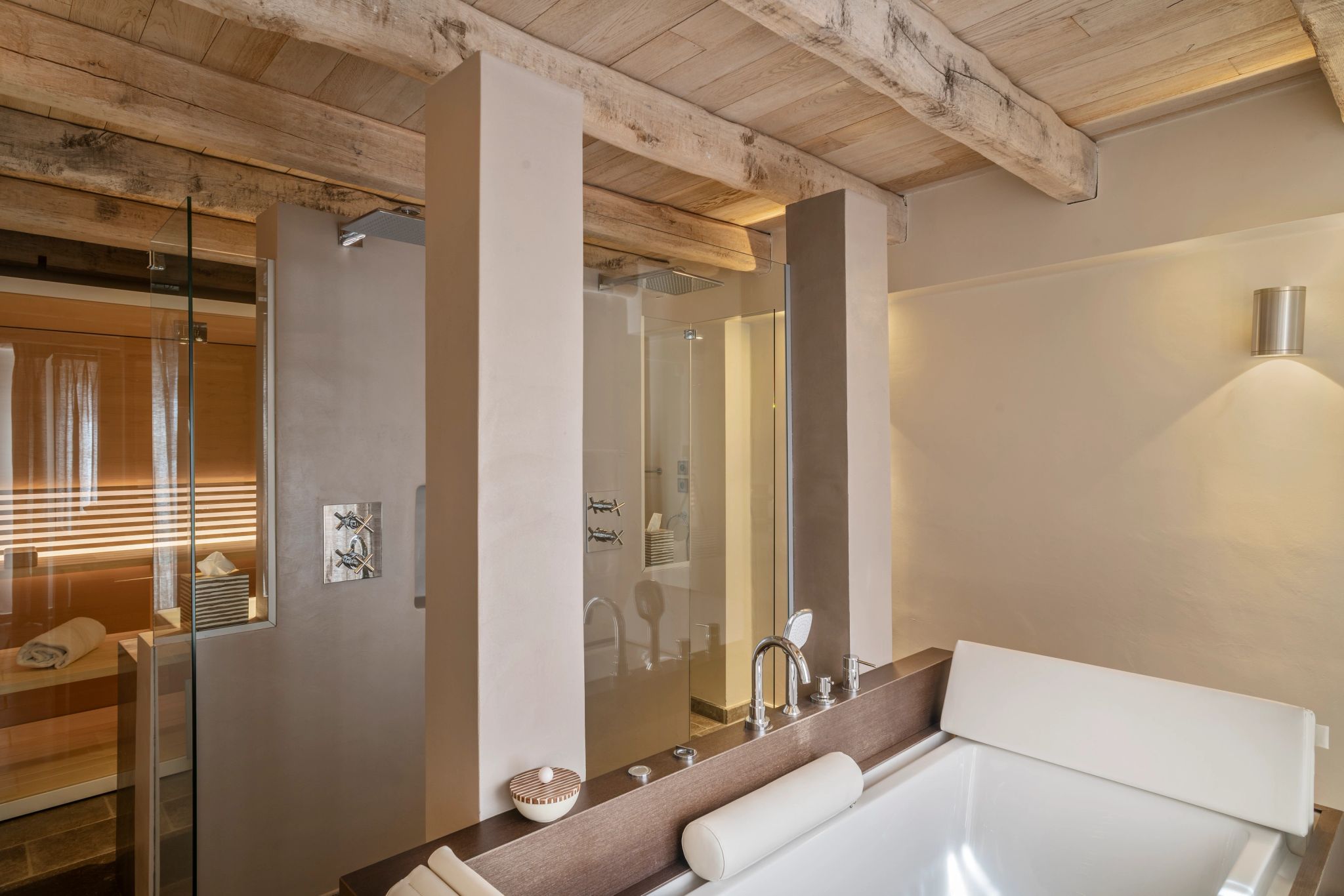 Pool Suite suite com sauna – sauna a vapor – banho de banheira - banho premium