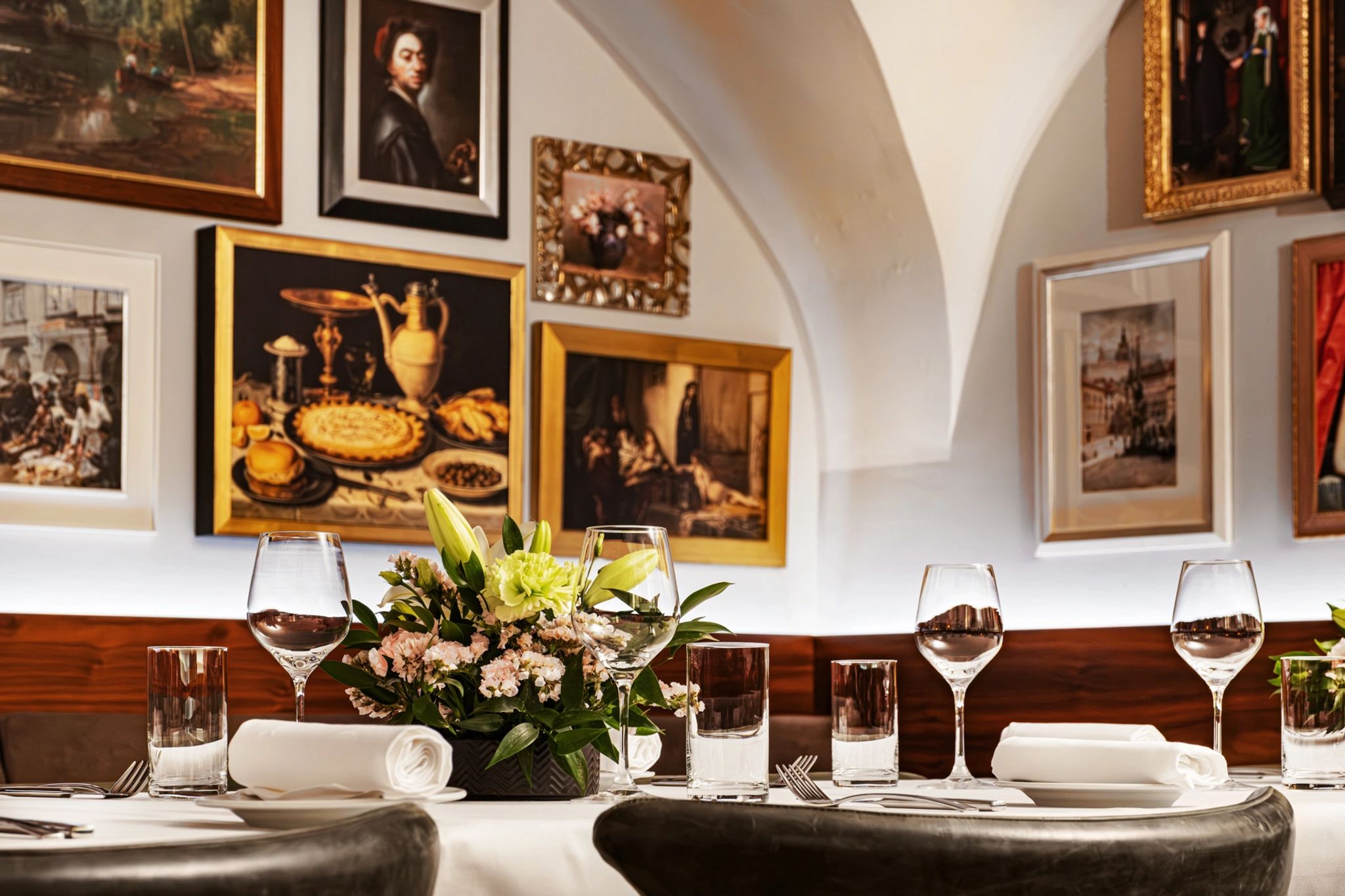 Monastiq Restaurant mesa decorada – mesa de jantar – jantar chique