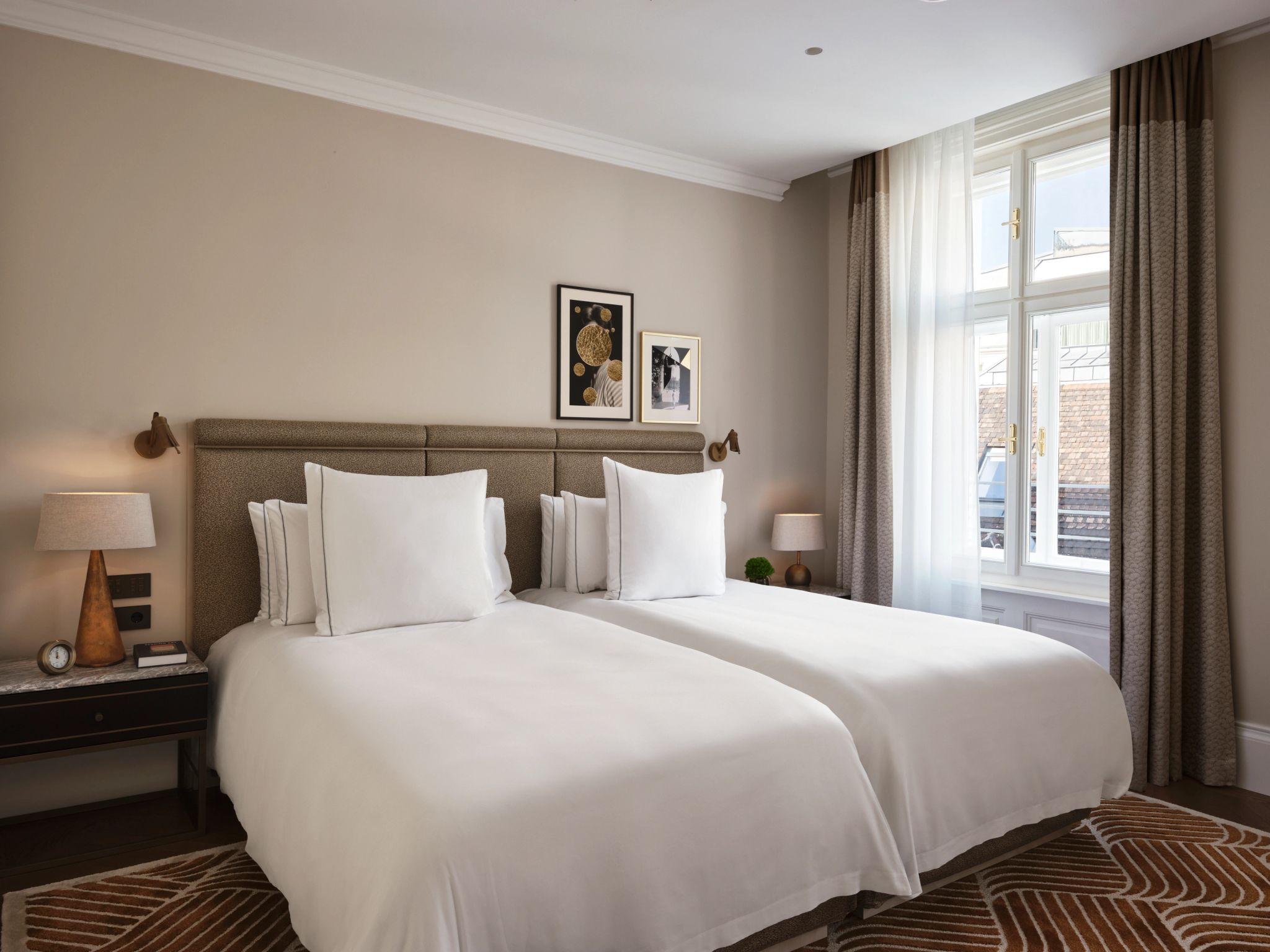 quarto duplo - quarto com duas camas - quarto de luxo