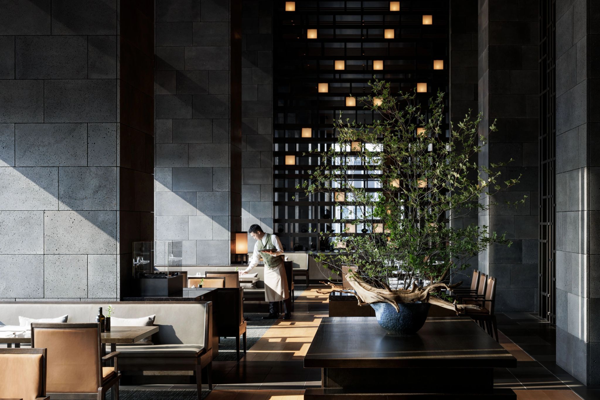 janelas altas – pe direito alto - decoraçao de luxo - arquitetura moderna