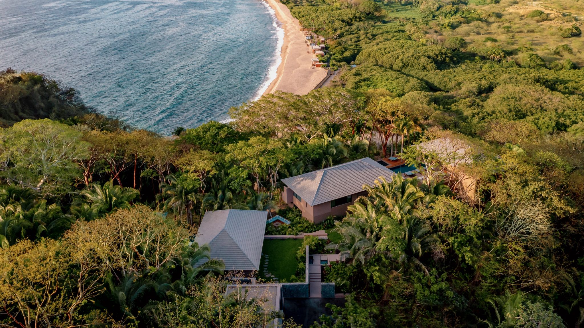 casa na arvore - casa frente mar - destino de praia - natureza- floresta nativa