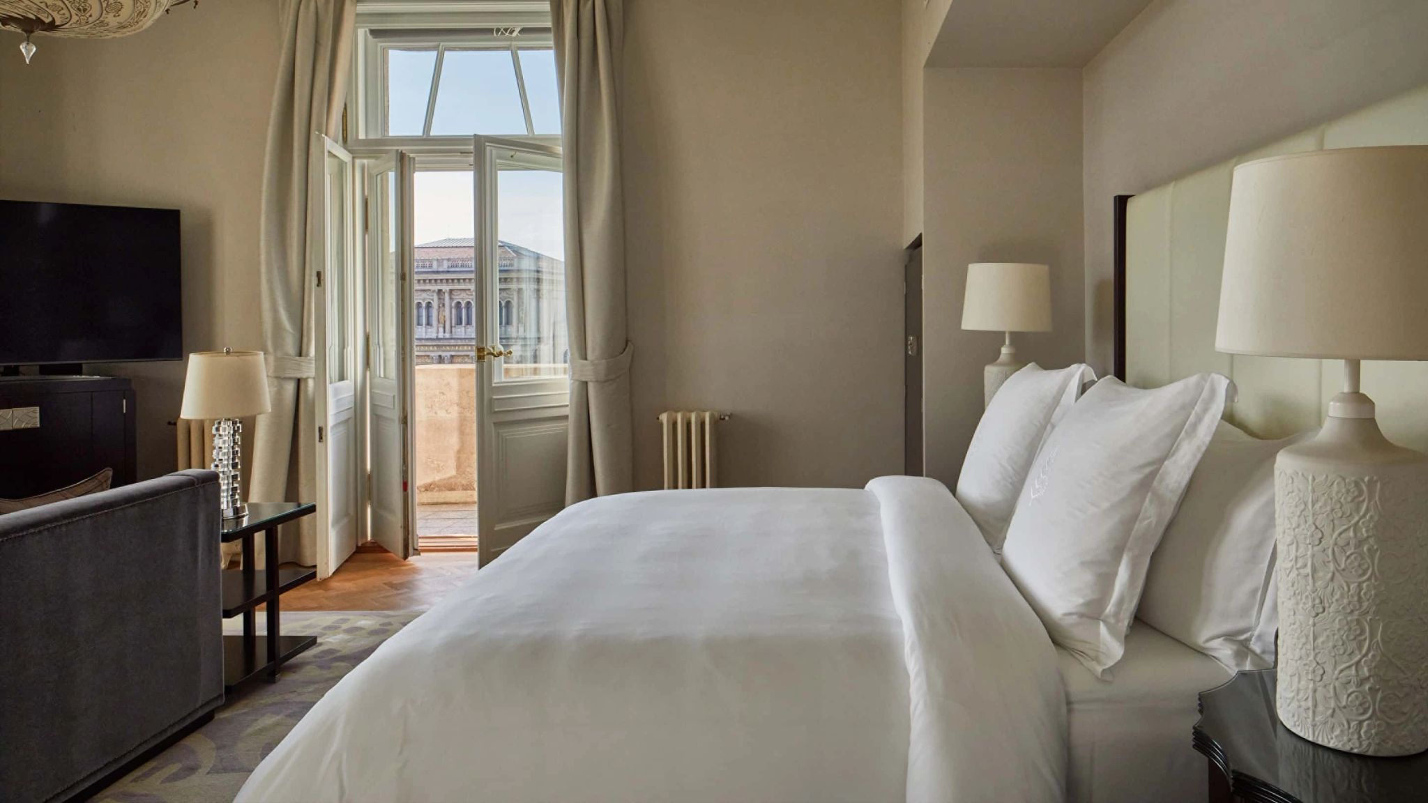River View Park Suite King suite moderna - suite com vista - suite vista rio danubio