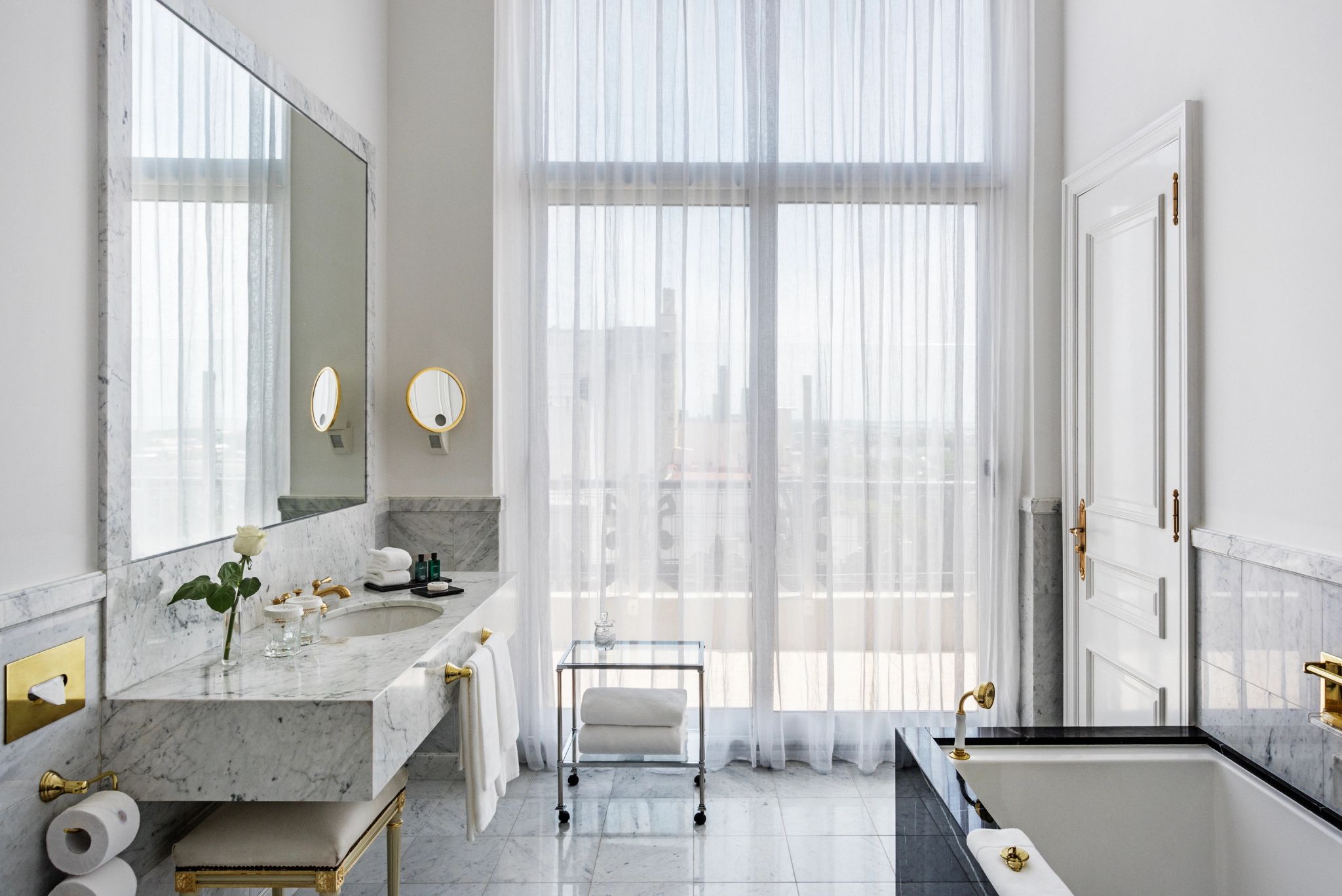 Junior Suite Le Mirador banheira em marmore - suite com banheira - banho premium