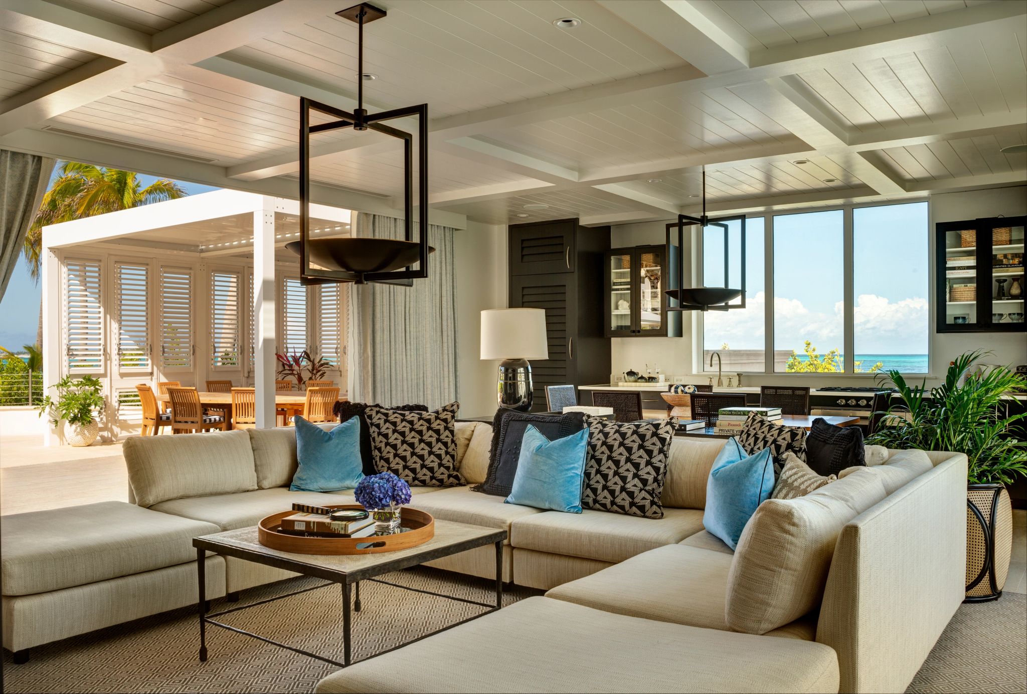 sala de estar - decorçao tropical - villa pe na areia - villa de luxo - villa vista mar