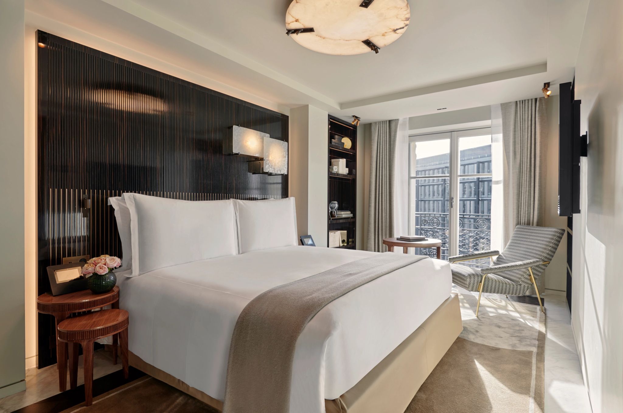 Suite Parisienne Isabelle Huppert cama king - suite com varanda - suite moderna