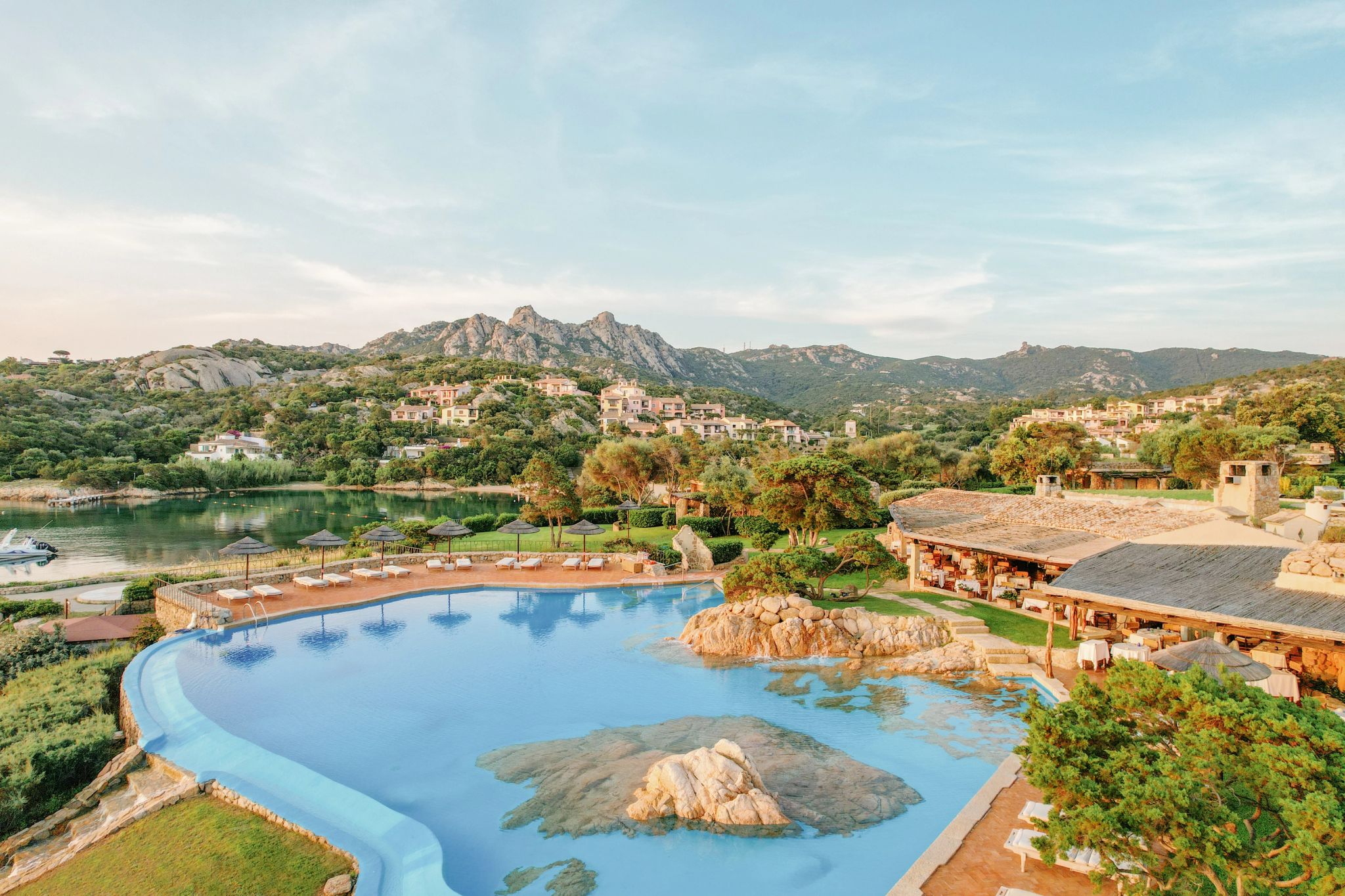 Piscina do hotel hotel com piscina - piscina externa - piscina ao ar livre