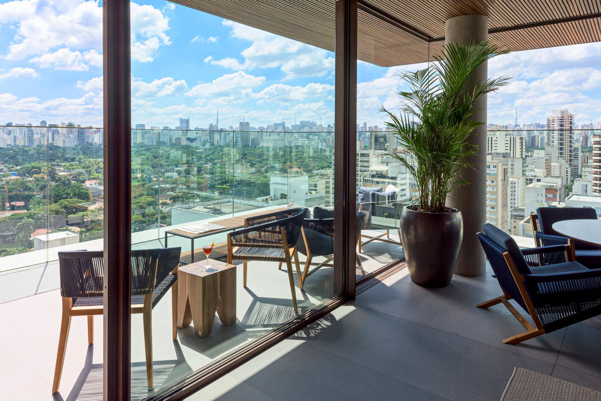 bar do hotel – bar com vista – bar de luxo