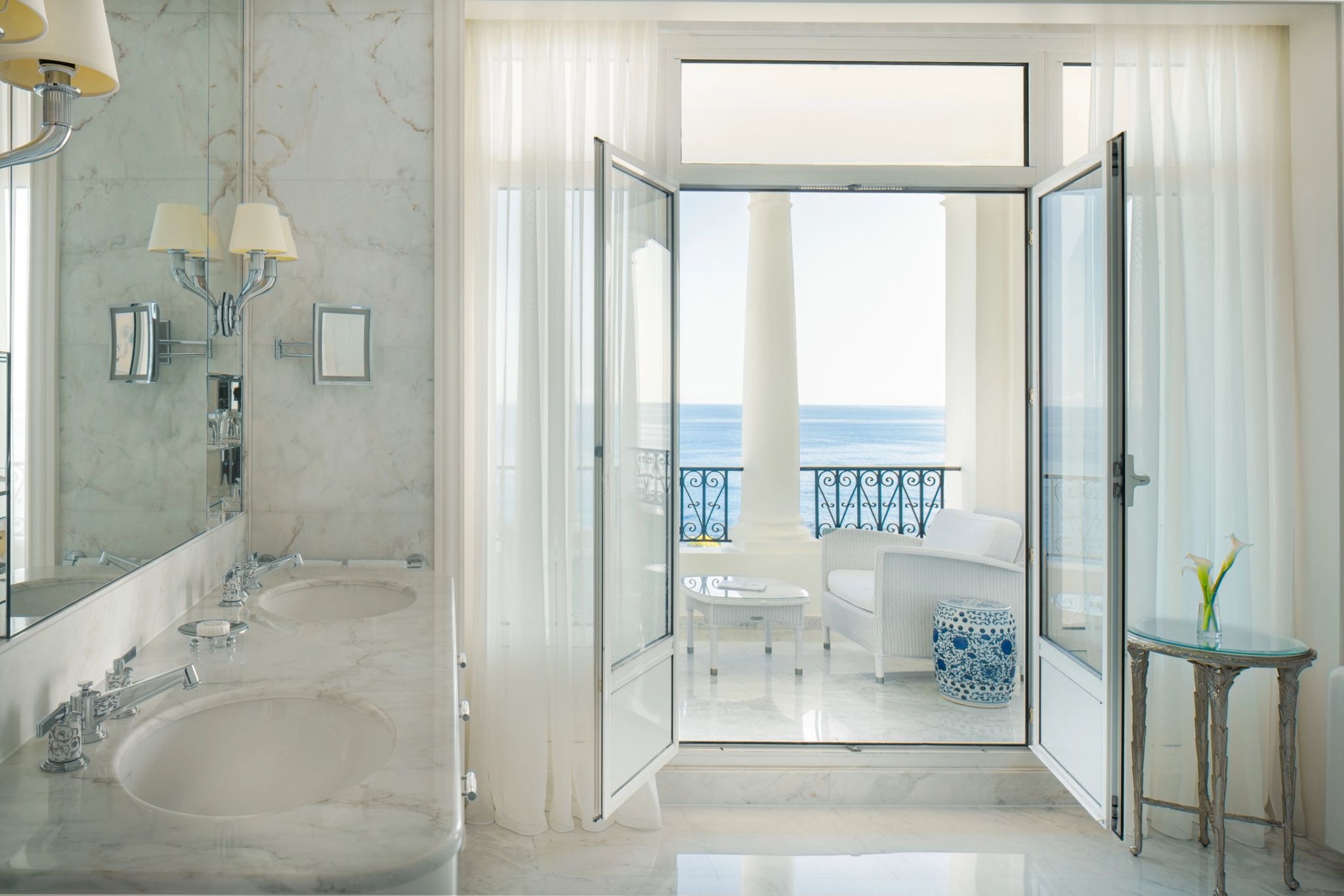 banheiro de luxo - banheiro vista mar - suite frente mar
