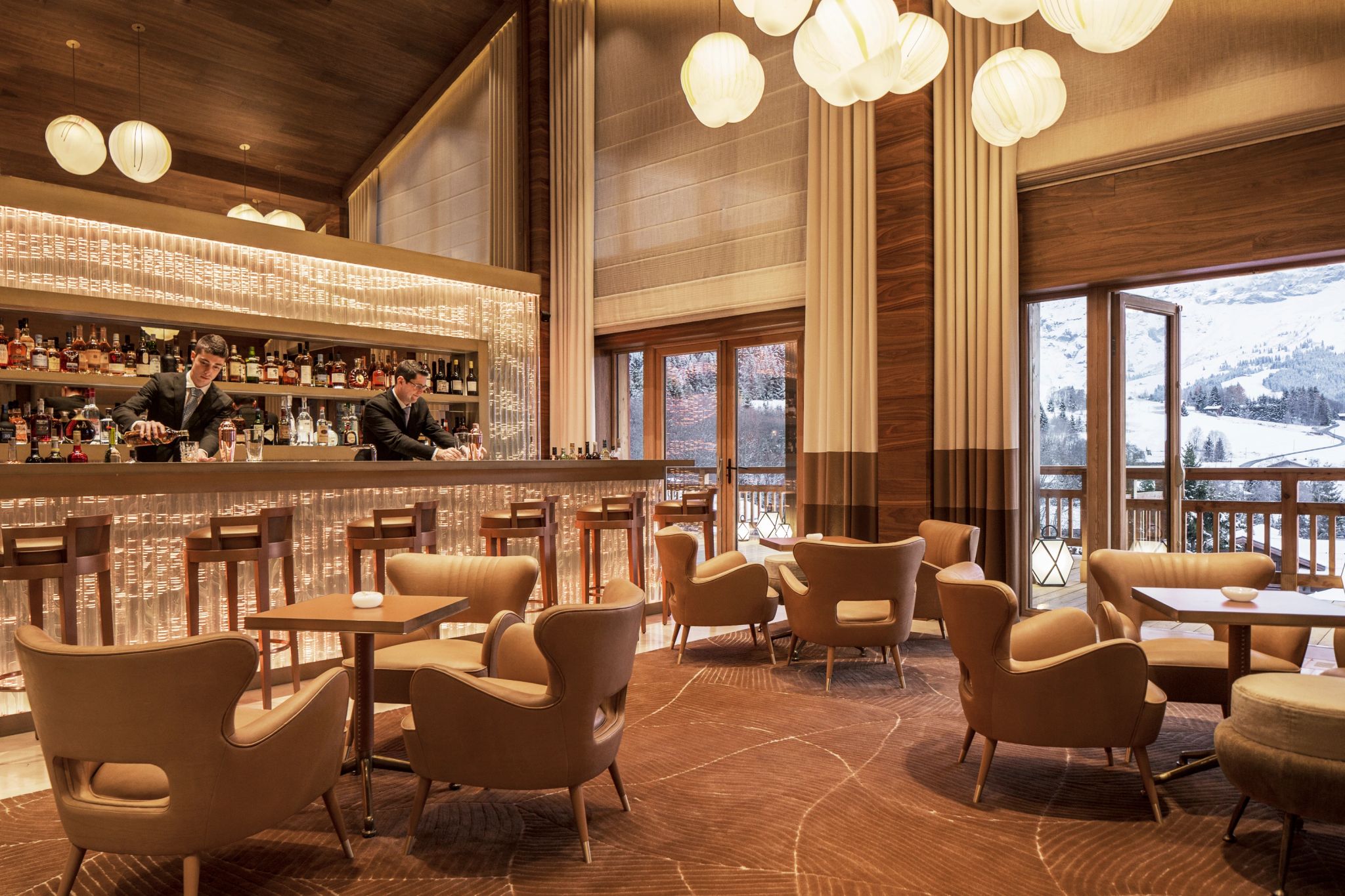 bar moderno – bar de luxo – bar de hotel - bartender - bar vista alpes franceses