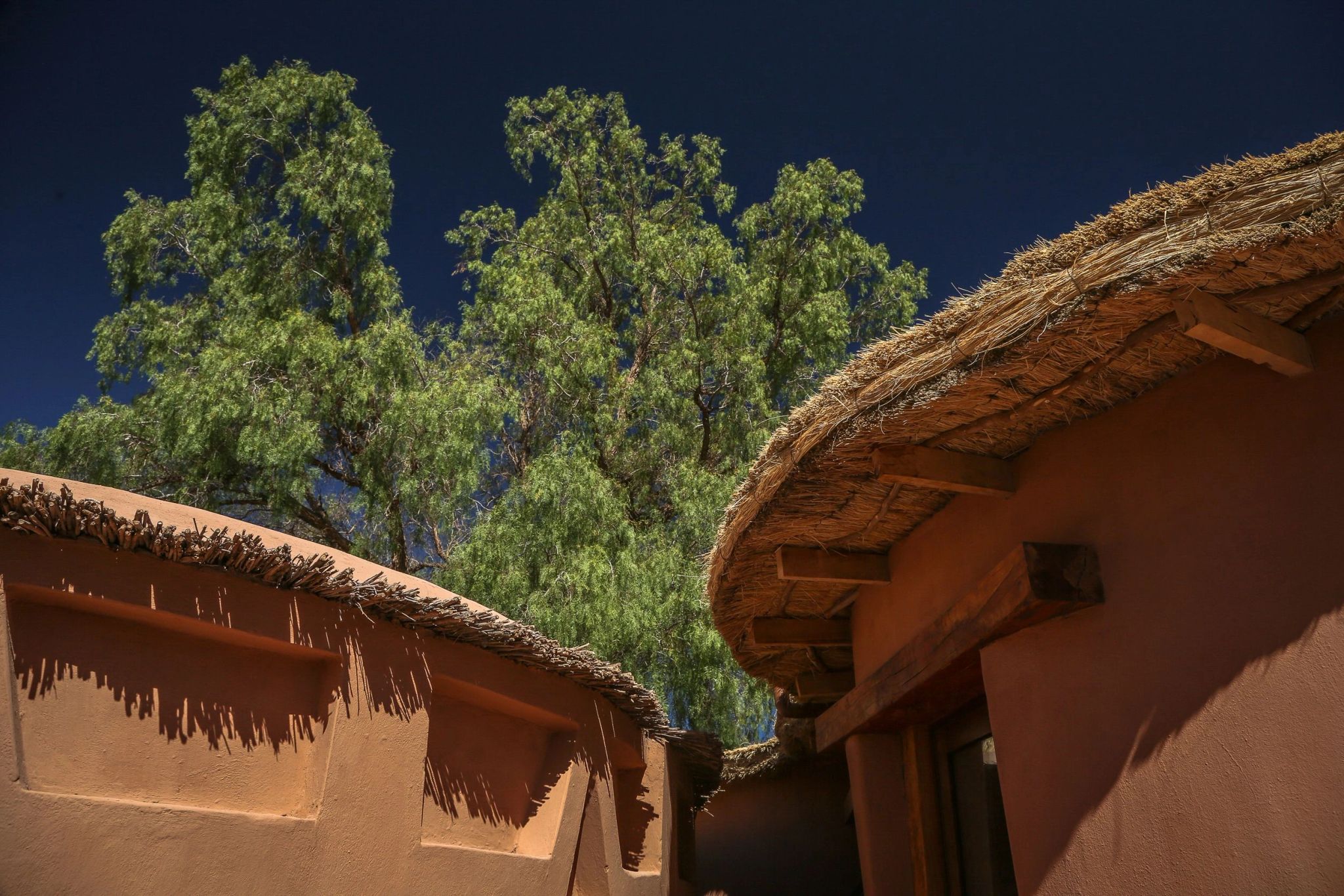 Fachada do hotel fachada do hotel - arquitetura rustica - hotel no deserto