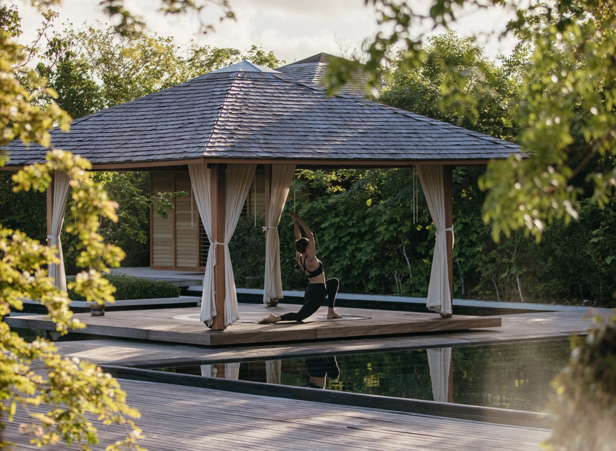 Yoga  yoga – aula de yoga – atividade ao ar livre