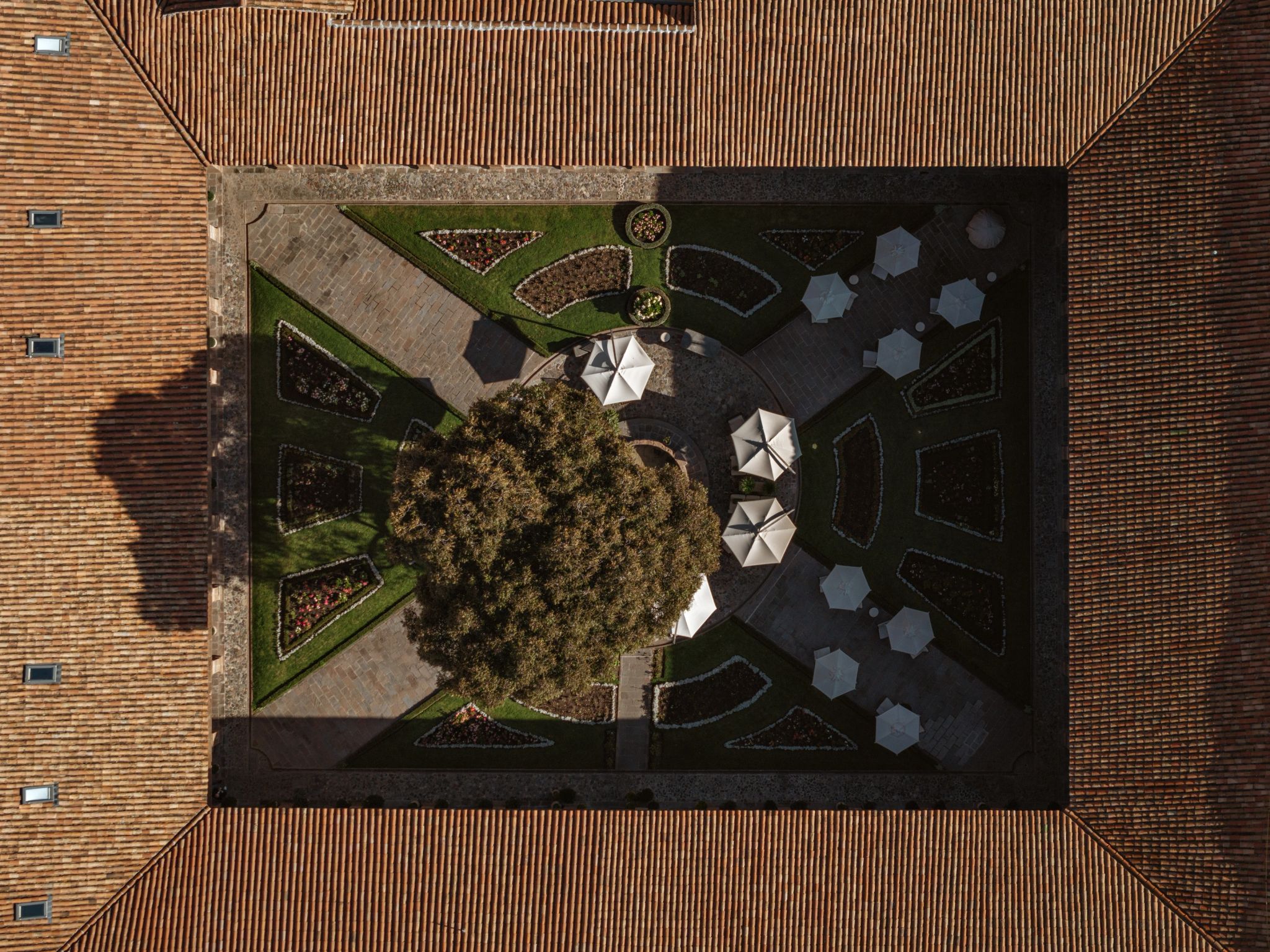 Vista Aérea vista patio – area verde - cobertura