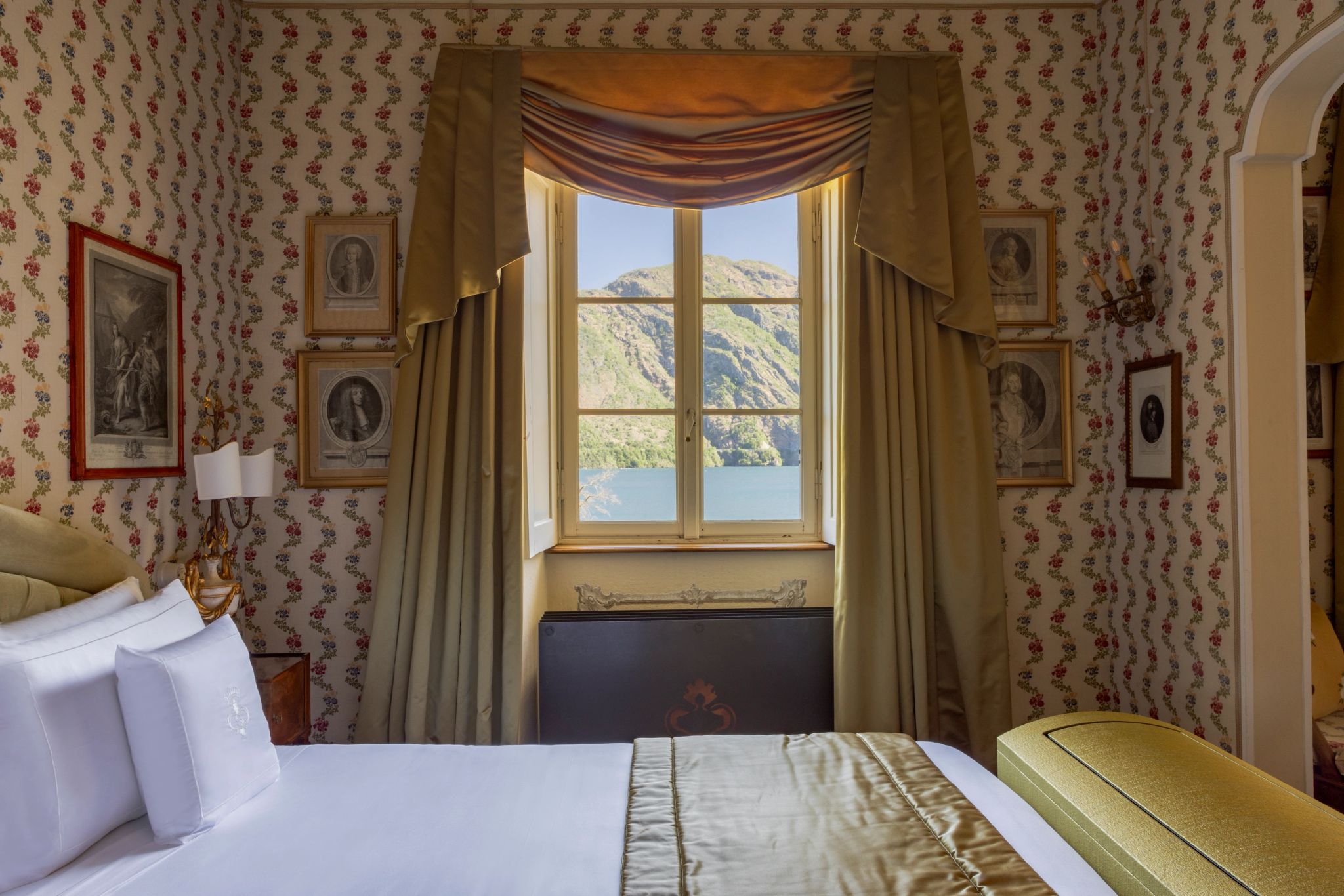 Villa Sola Cabiati cama king-size - decoracao chique – vista lago di como