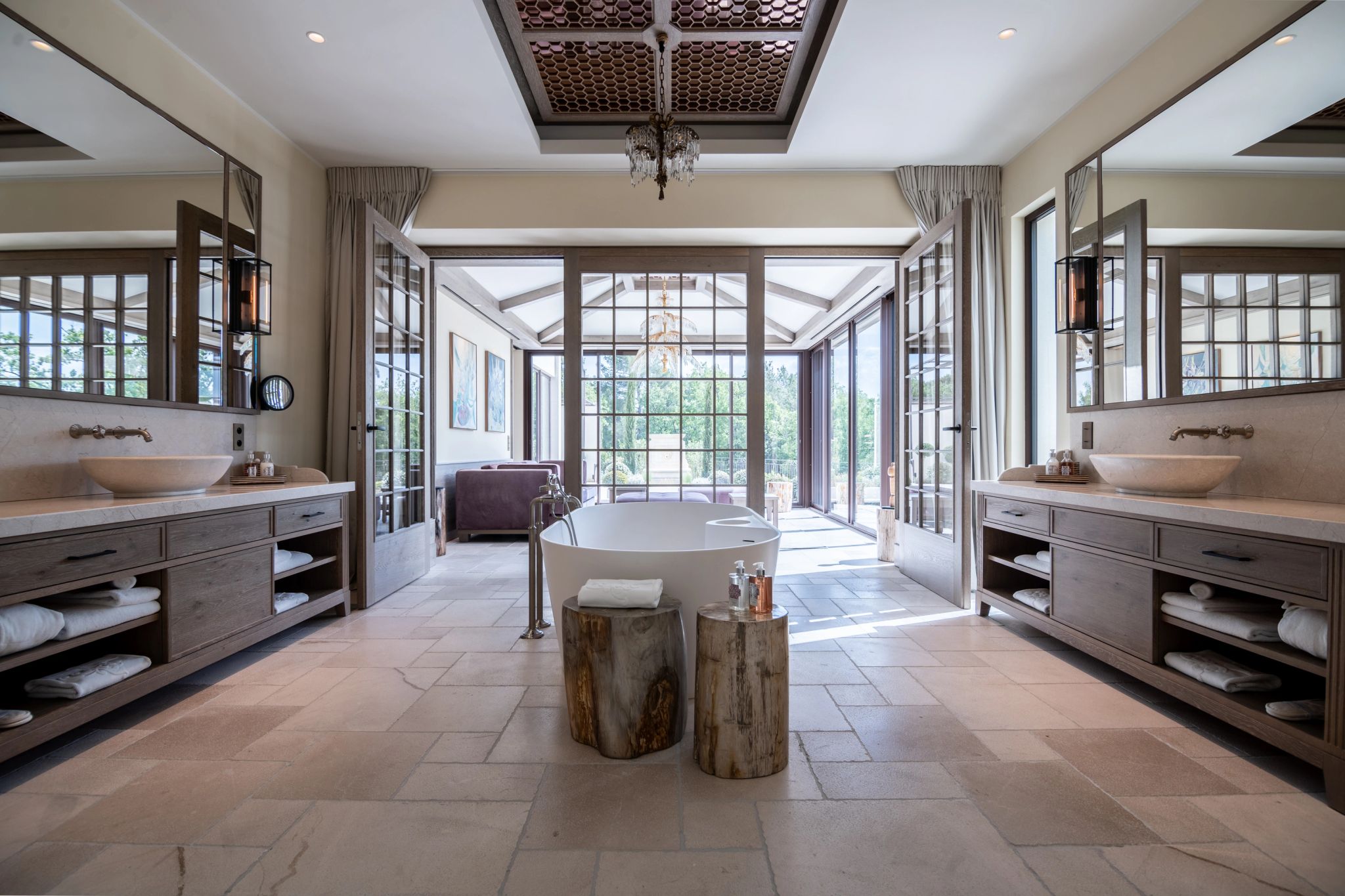 Cassiopée Suite banheiro amplo – banheiro de luxo - banheira de imersao - banho premium