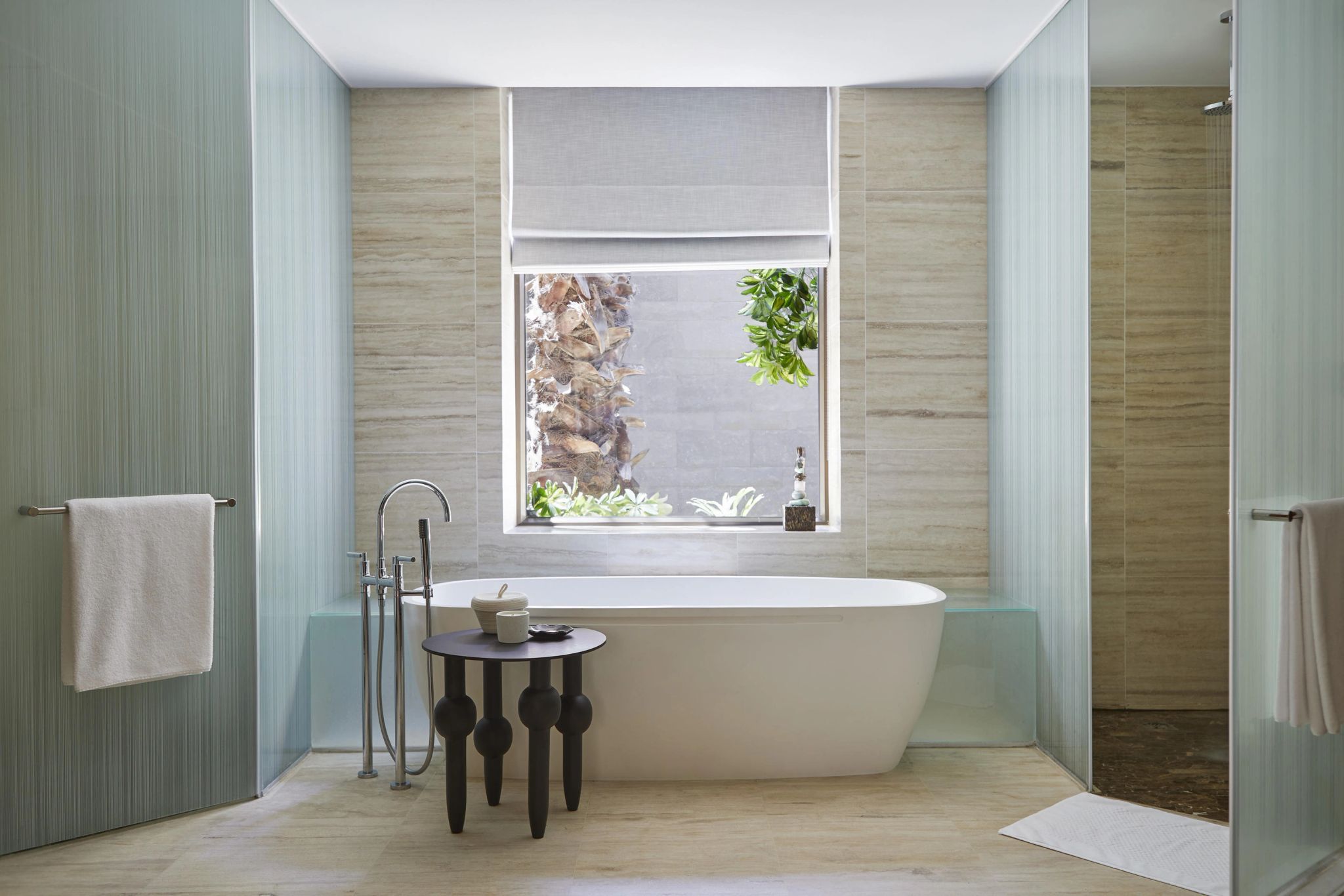 banheira de imersao - banho relaxante - banho de banheira - suite com banheira