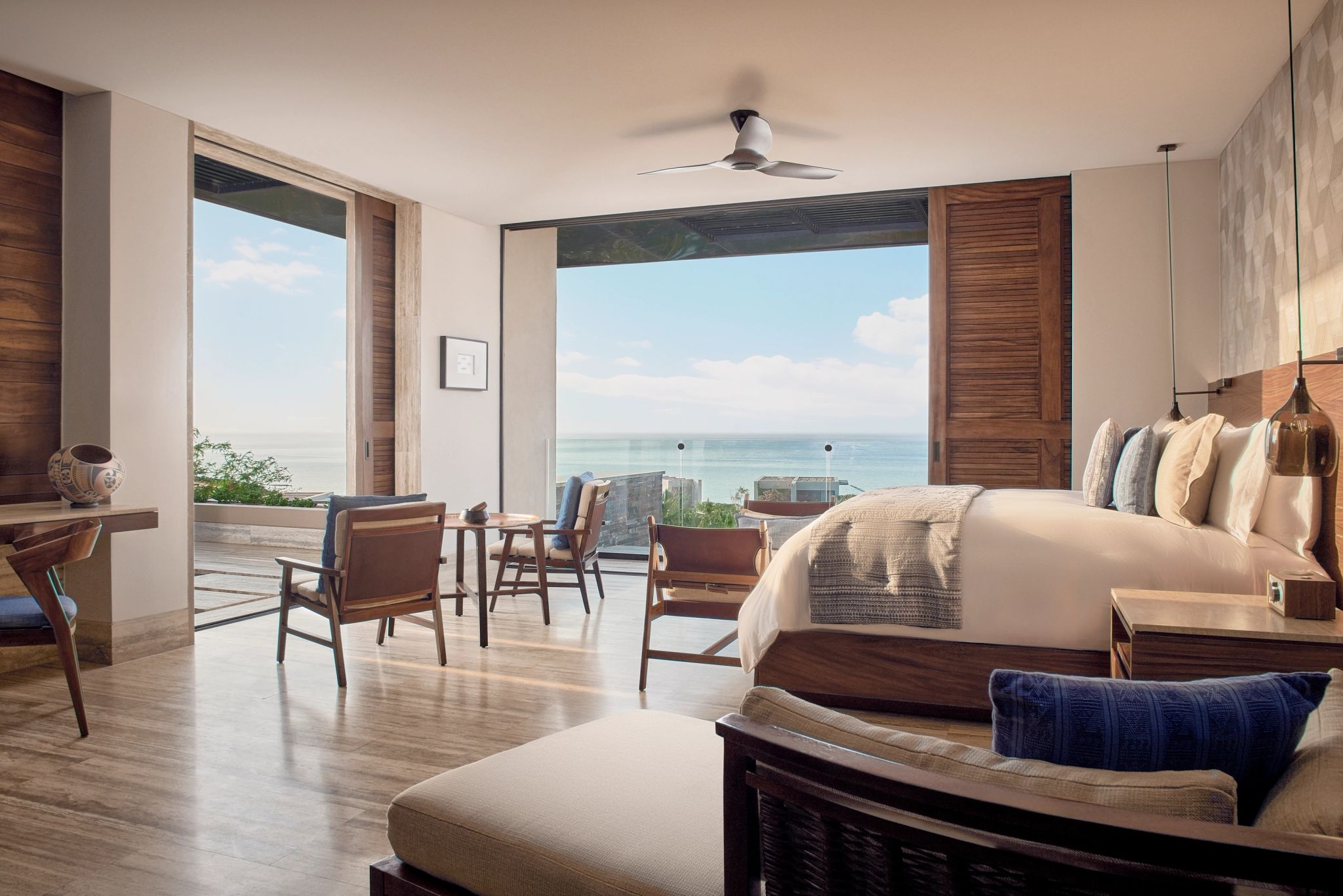 Ocean View King Upper floor Plunge Pool Terrace quarto vista mar – design chique – cama king – quarto amplo - quarto com terraço