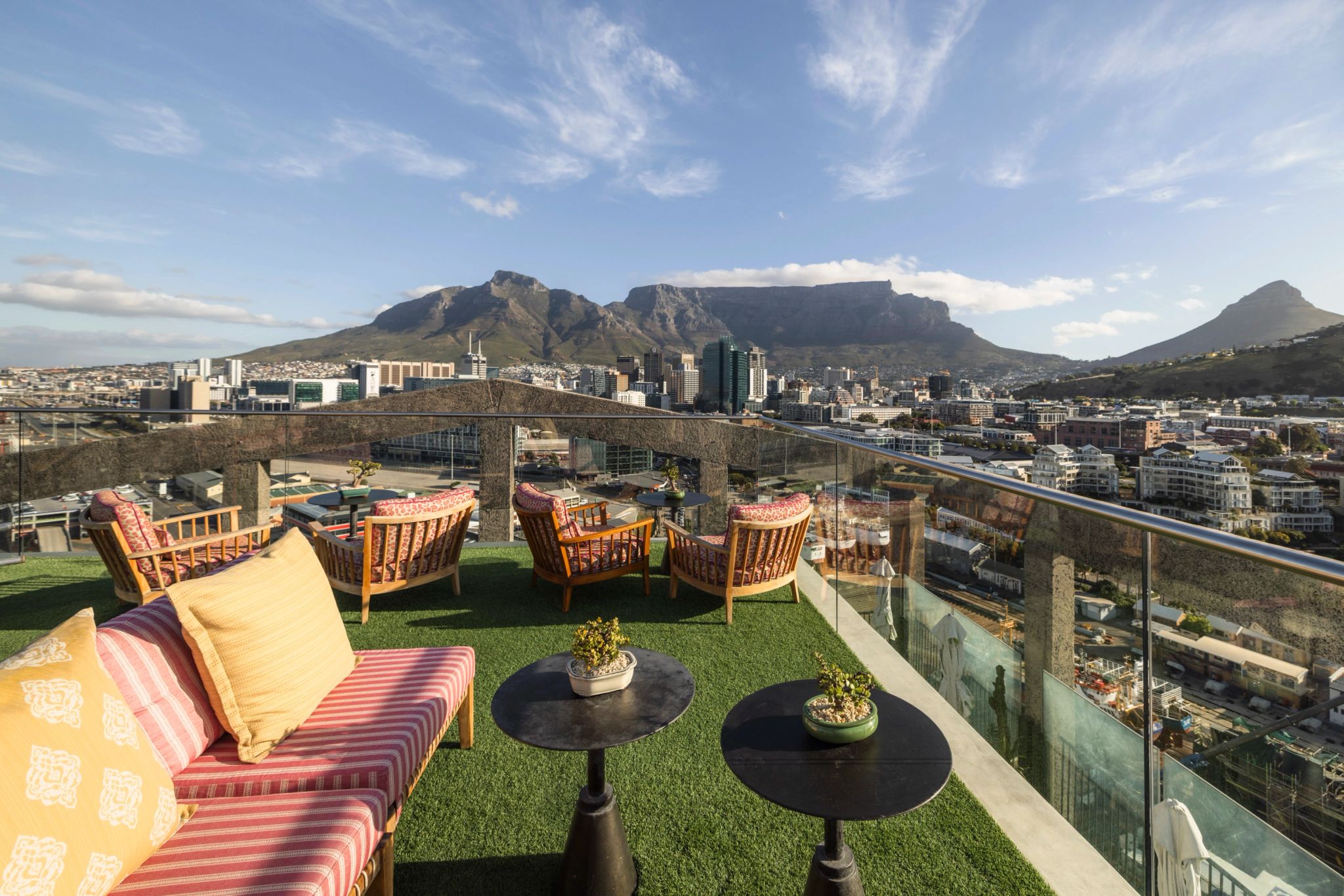 The Silo Hotel piscina rooftop - drinks cape town - vista table mountain