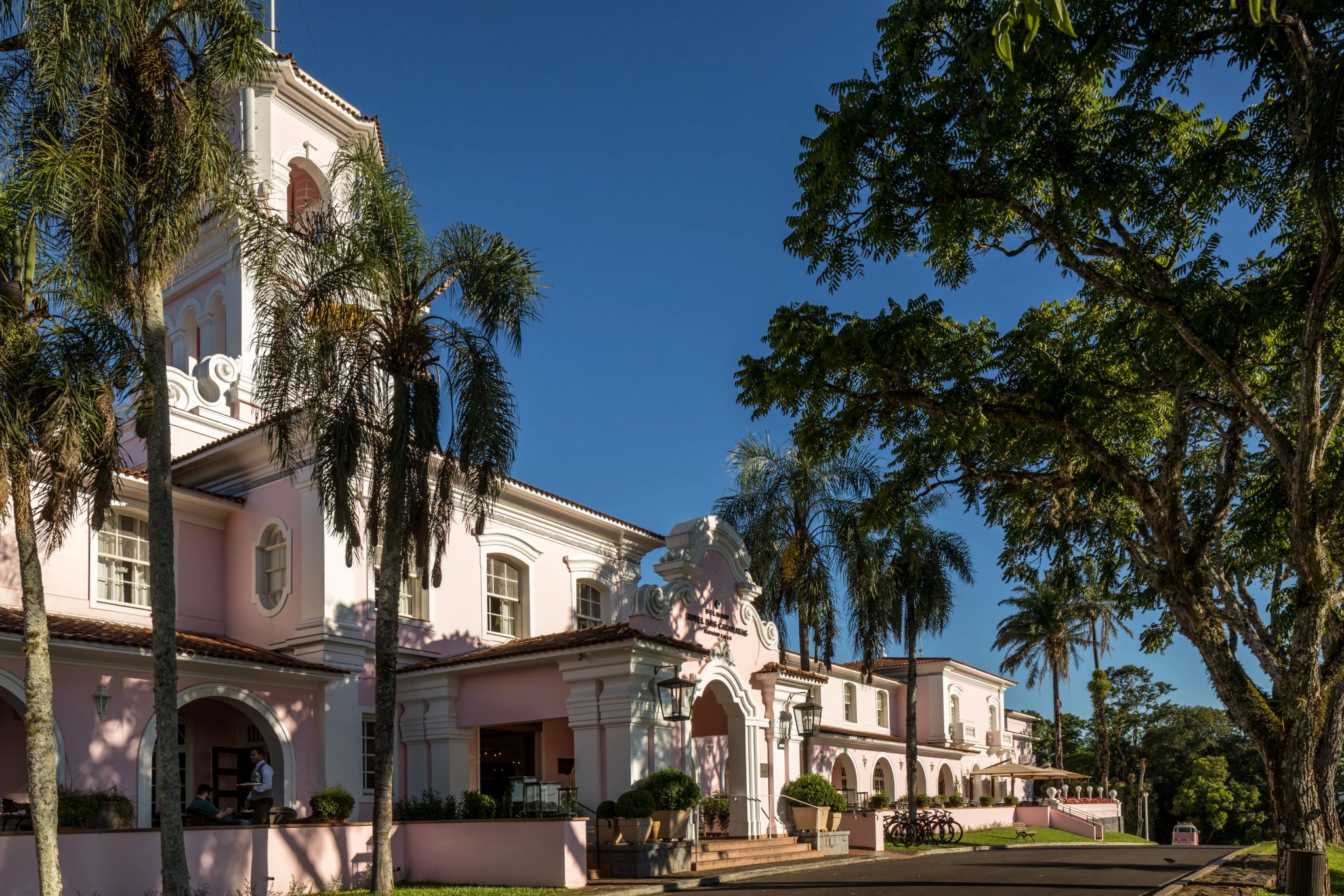 hotel em foz do iguaçu - hotel das cataratas - fachada com natureza