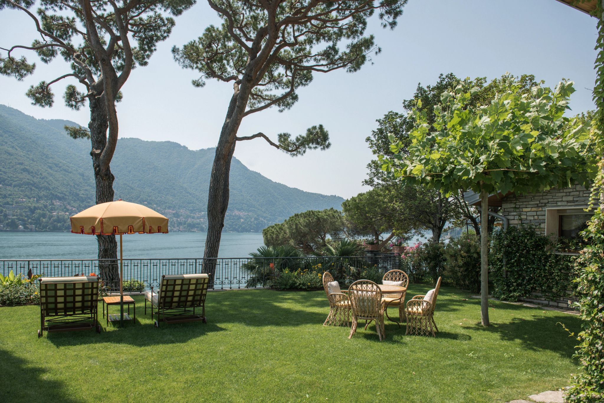 Grand Room al Lago Lake View area externa quarto – area de lazer – vista lago di como