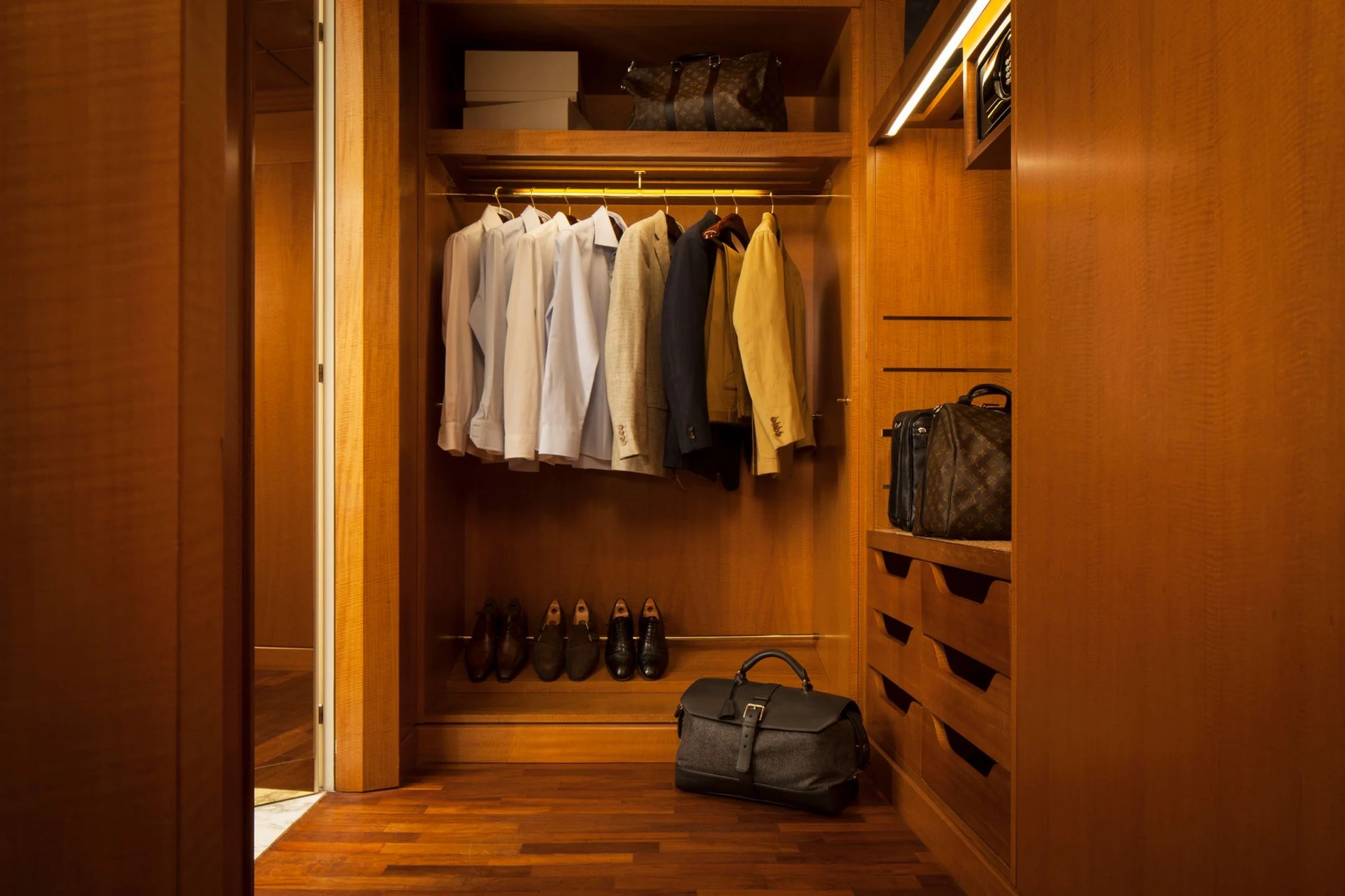 executive suite - suite executiva - closet espaçoso - suite com closet