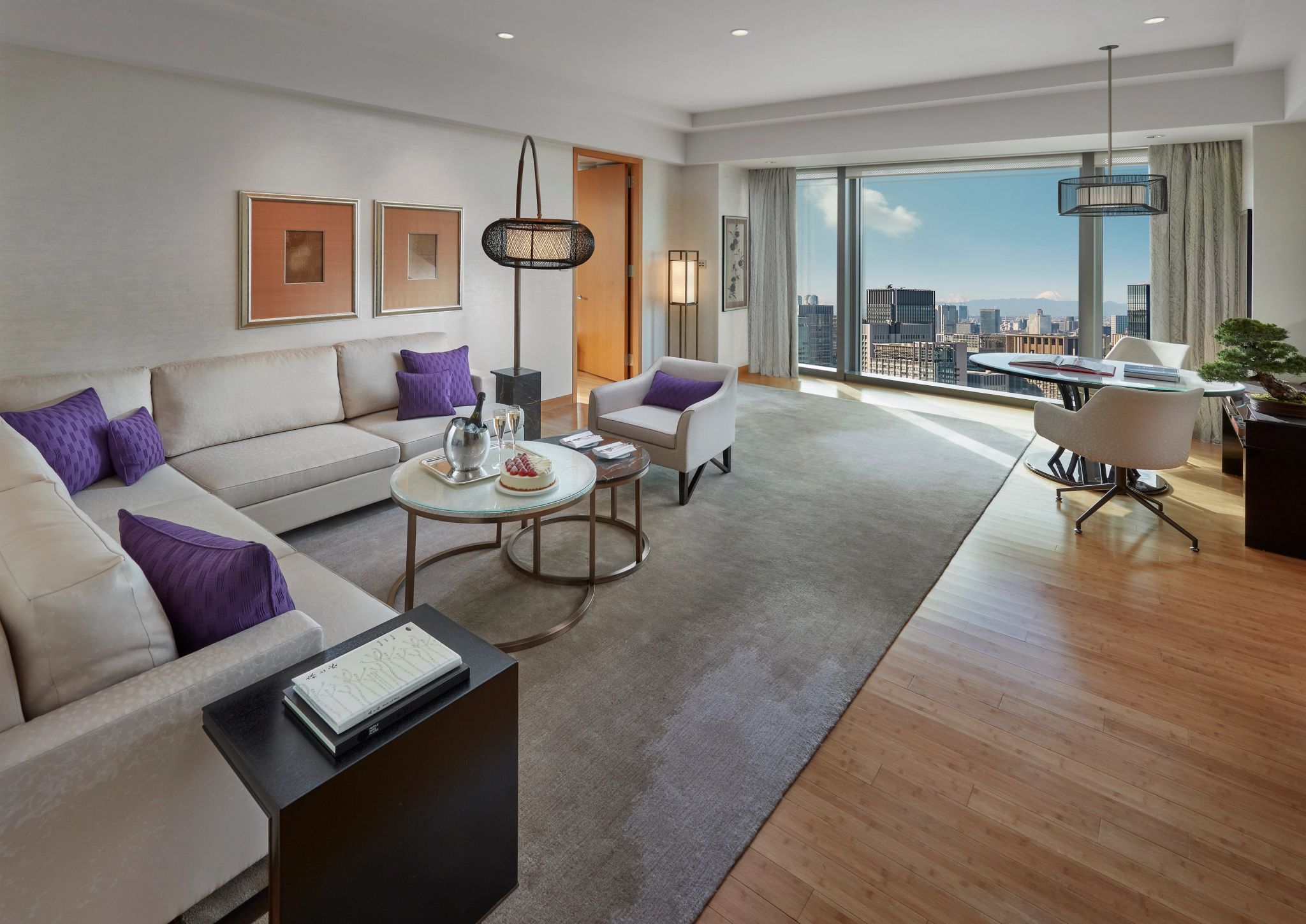 Premier Suite King sala de luxo – suite vista tokyo – sala de estar - suite com sala