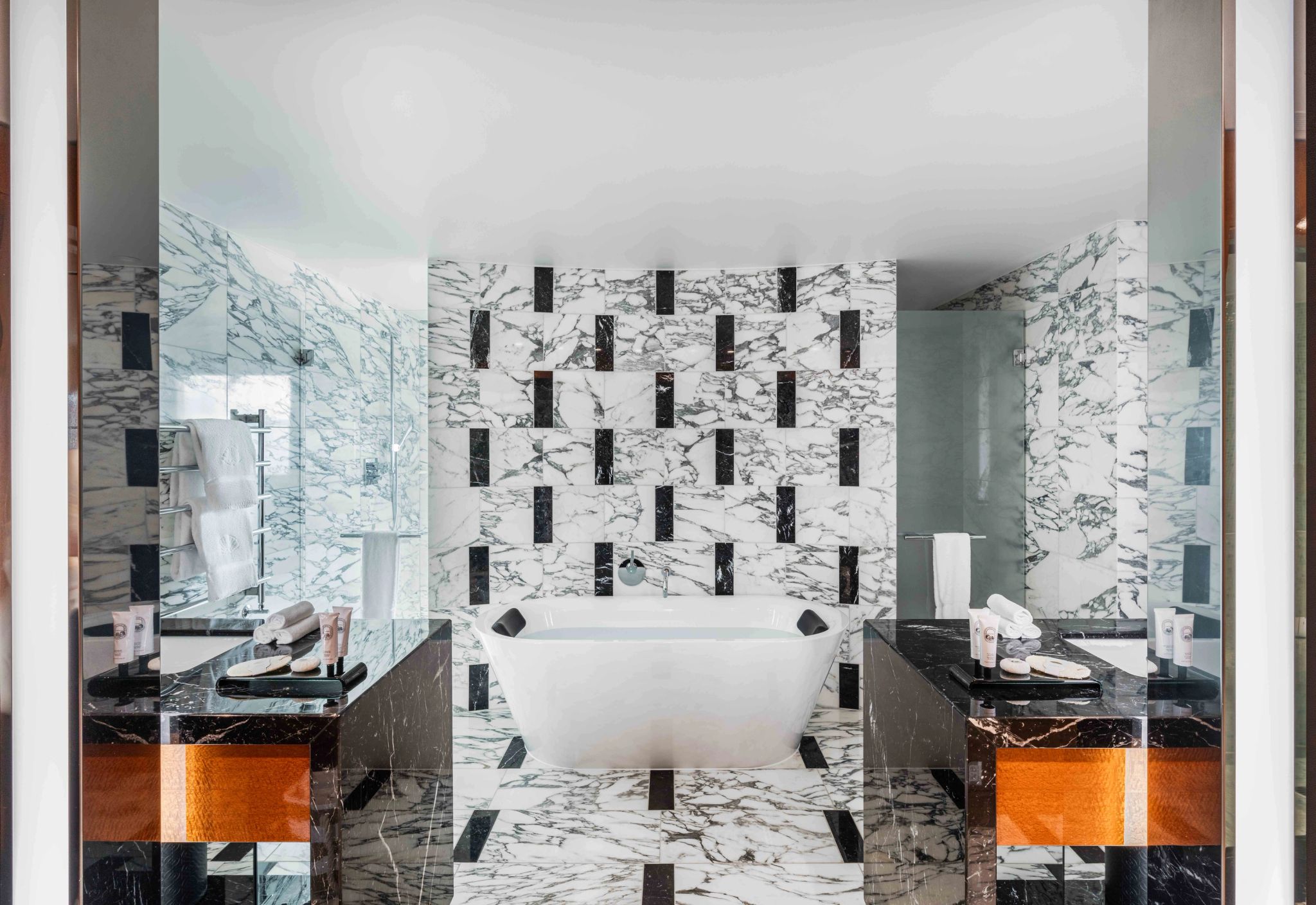 banheiro de hotel – banho premium - banheira