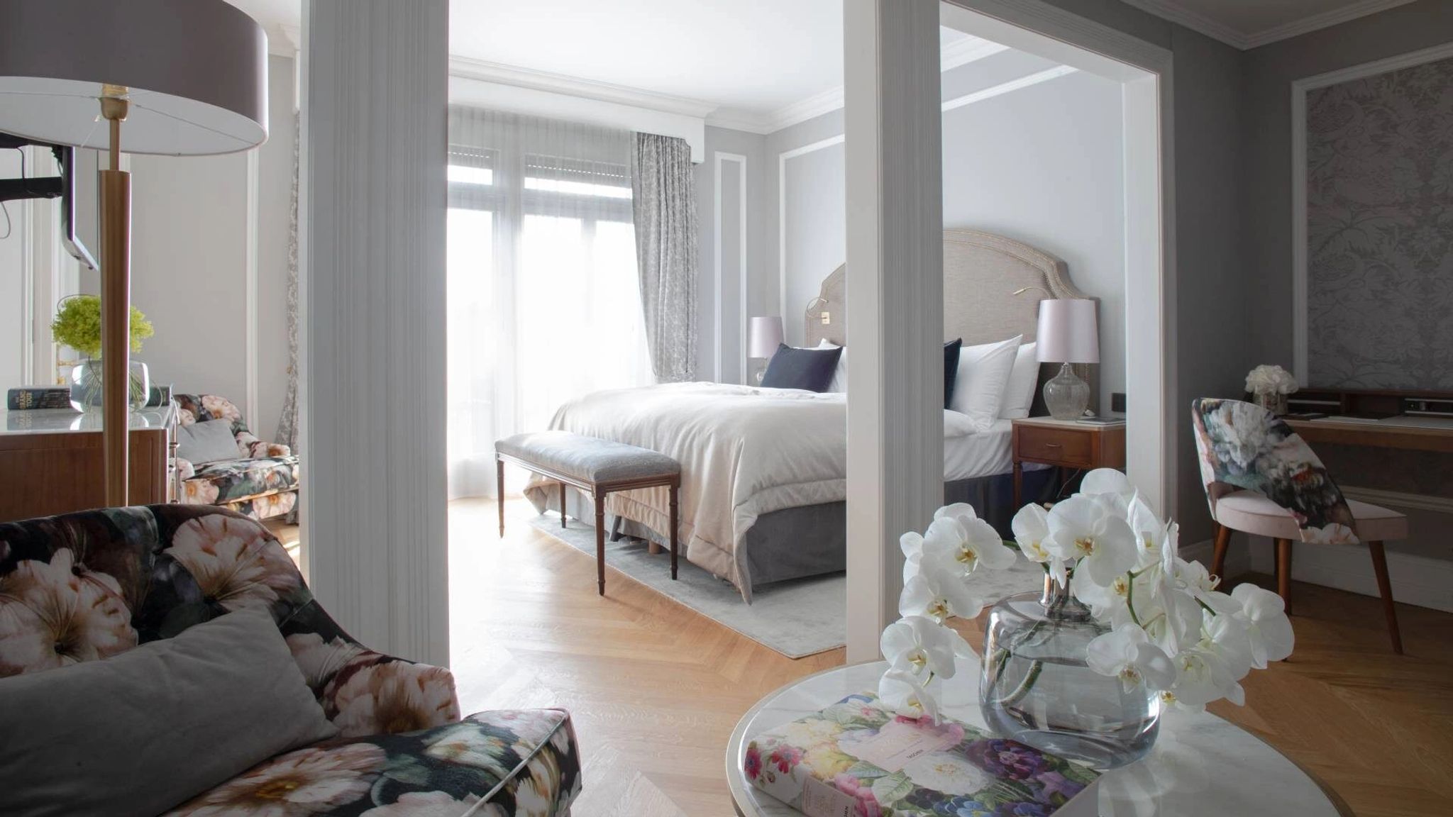 Superior Junior Suite decoraçao chique – cama de hotel – suite ampla