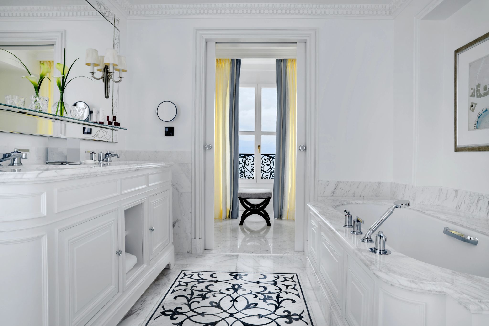 Junior Suite Beau Rivage  banheiro de luxo – banheira premium – pia dupla