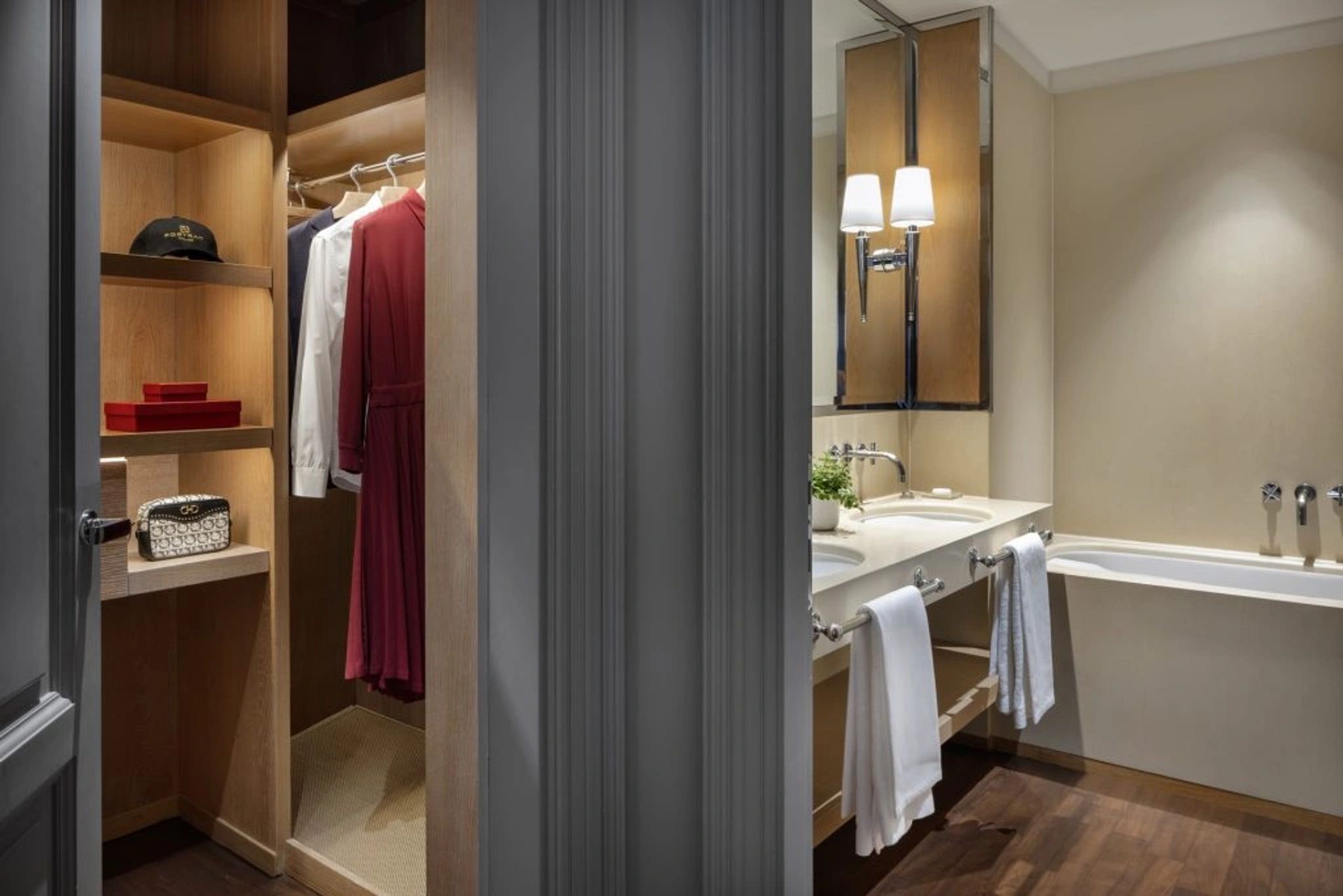 Family Suite suite premium banheiro - banheiro grande luxo - banheiro de marmore