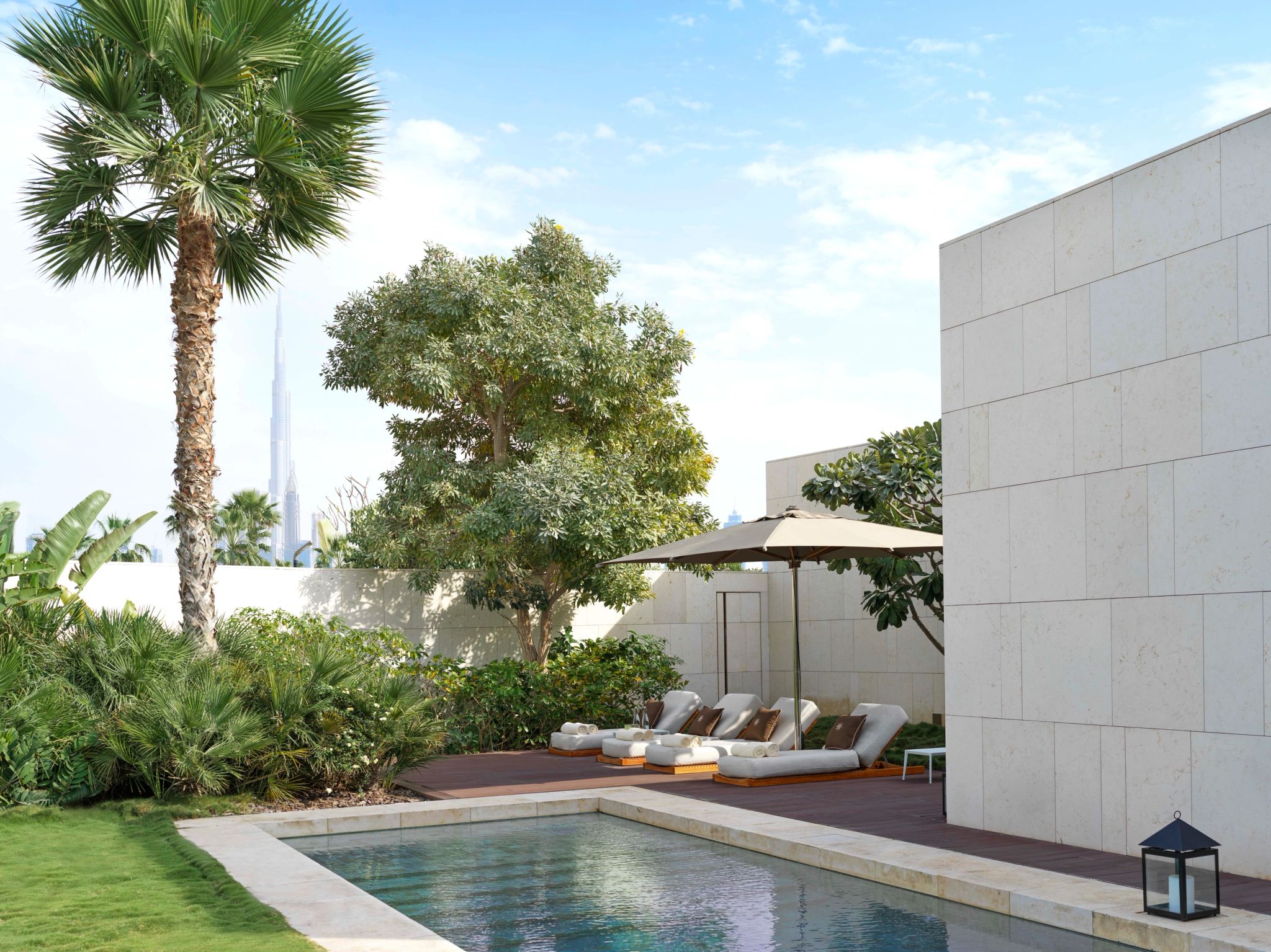 Two Bedroom Skyline View Villa piscina - jardim - suite de luxo