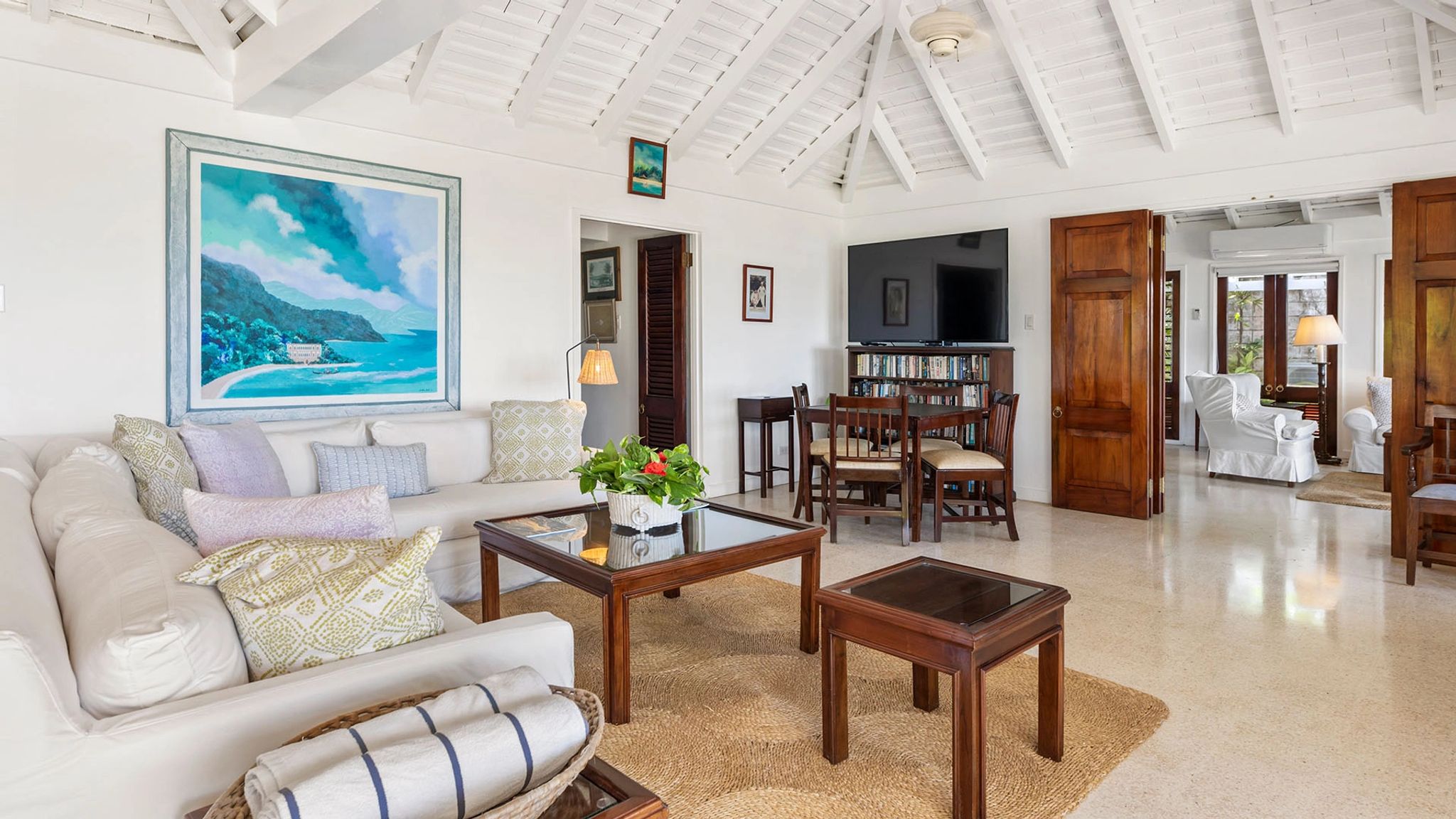 Two Bedroom Classic Villa no pool  sala de estar - sala chique - sala moderna - decoraçao moderna