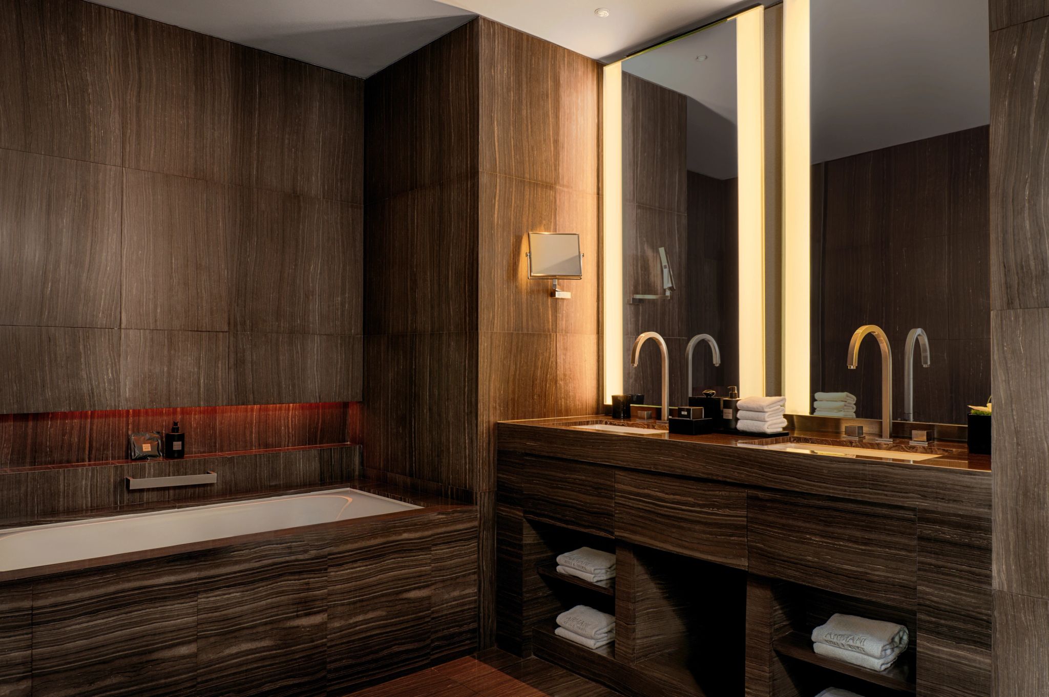 Armani Deluxe banheiro de luxo – hotel bem-estar – viagem dubai