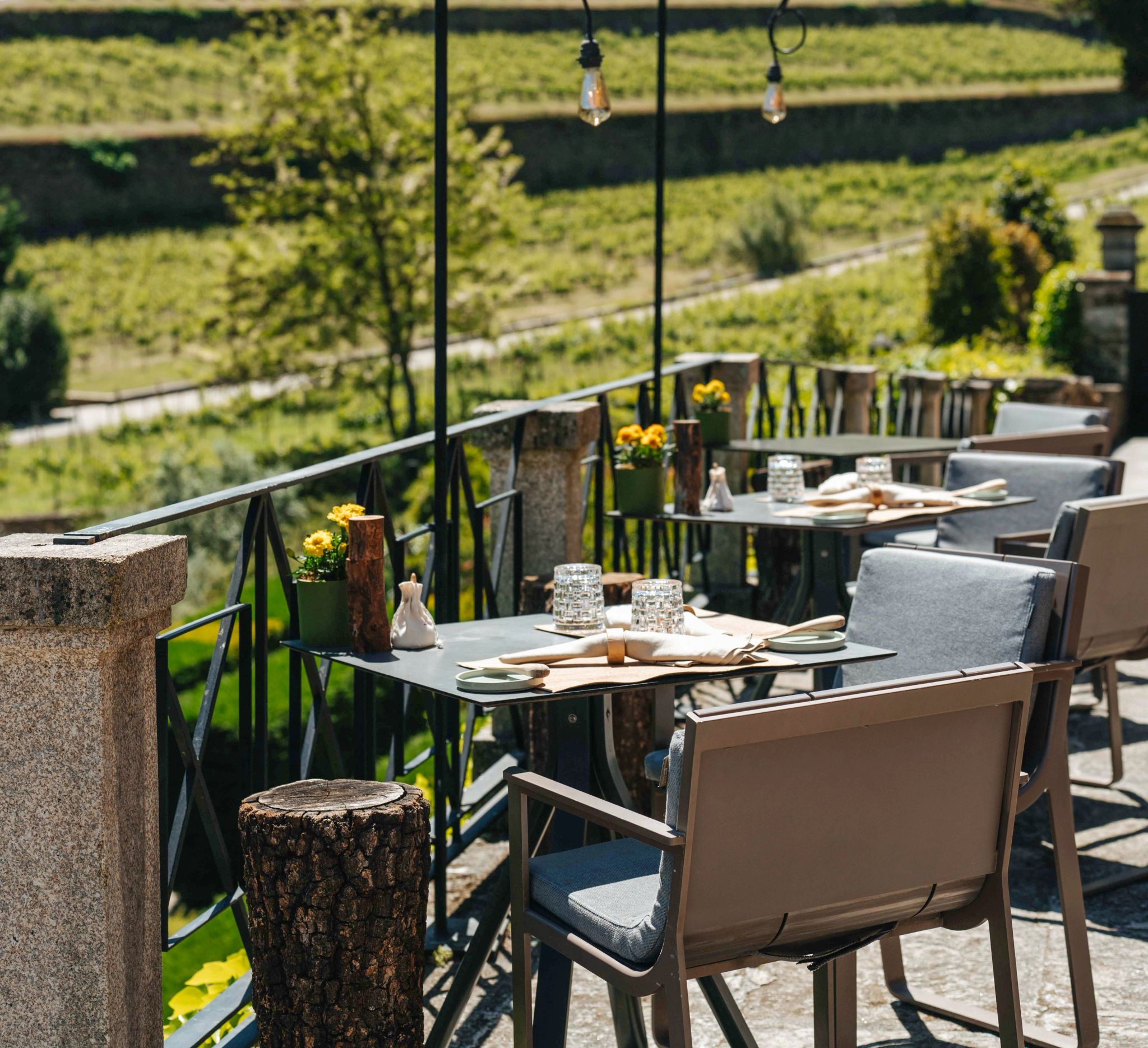 Restaurante ao ar Livre mesa externa restaurante - vista jardins vinhedos - lazer gourmet