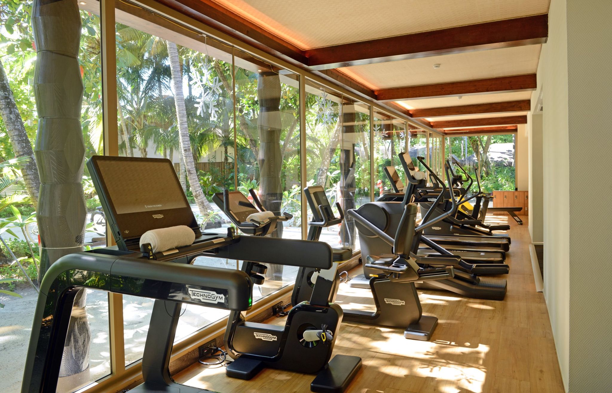 espaço fitness - academia moderna - aparelhos de academia - fitness studio