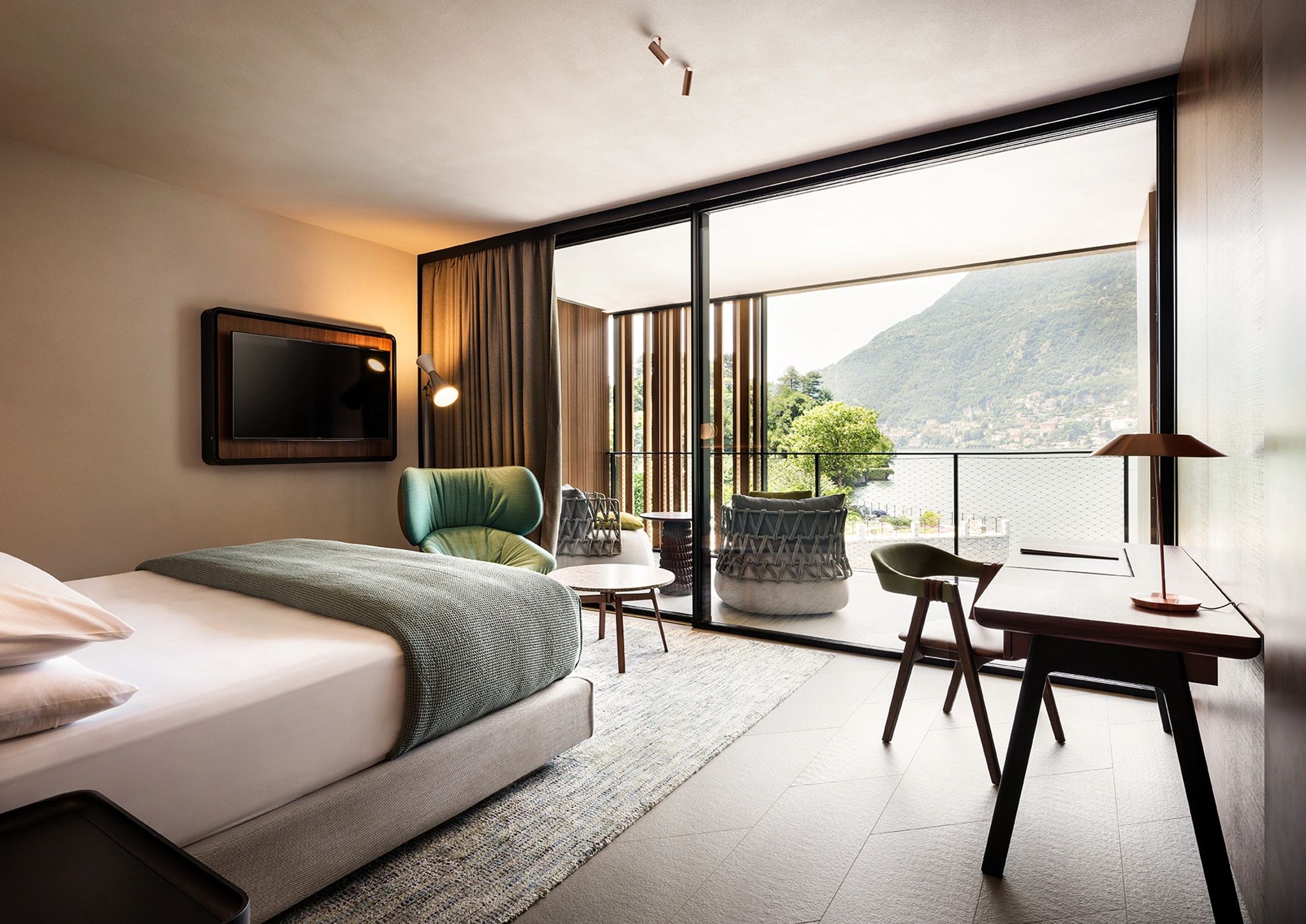 Lake Suite mesa de trabalho – vista lago – suite com terraço