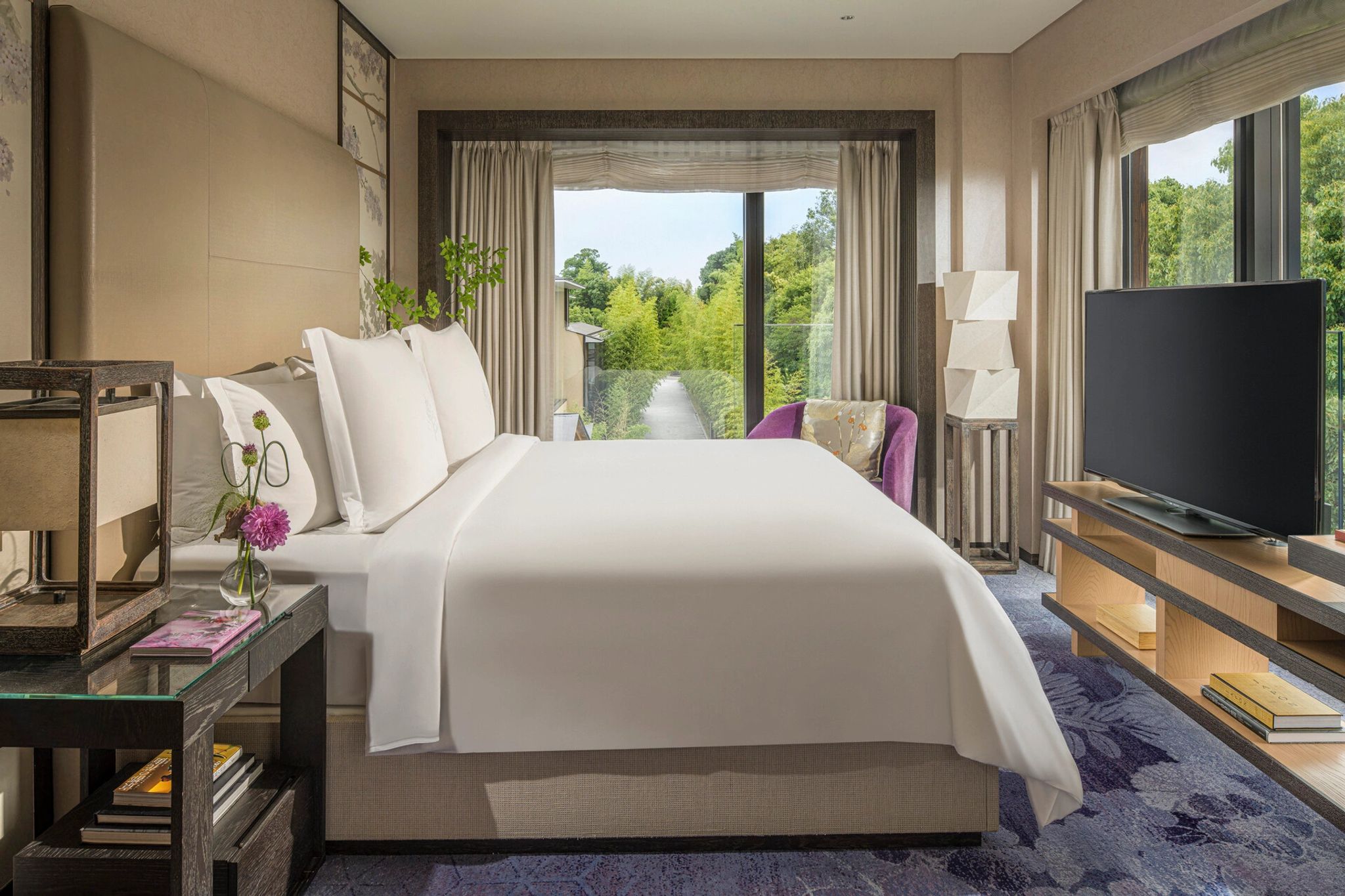 One Bedroom Suite cama king-size – vista jardim – decoracao moderna