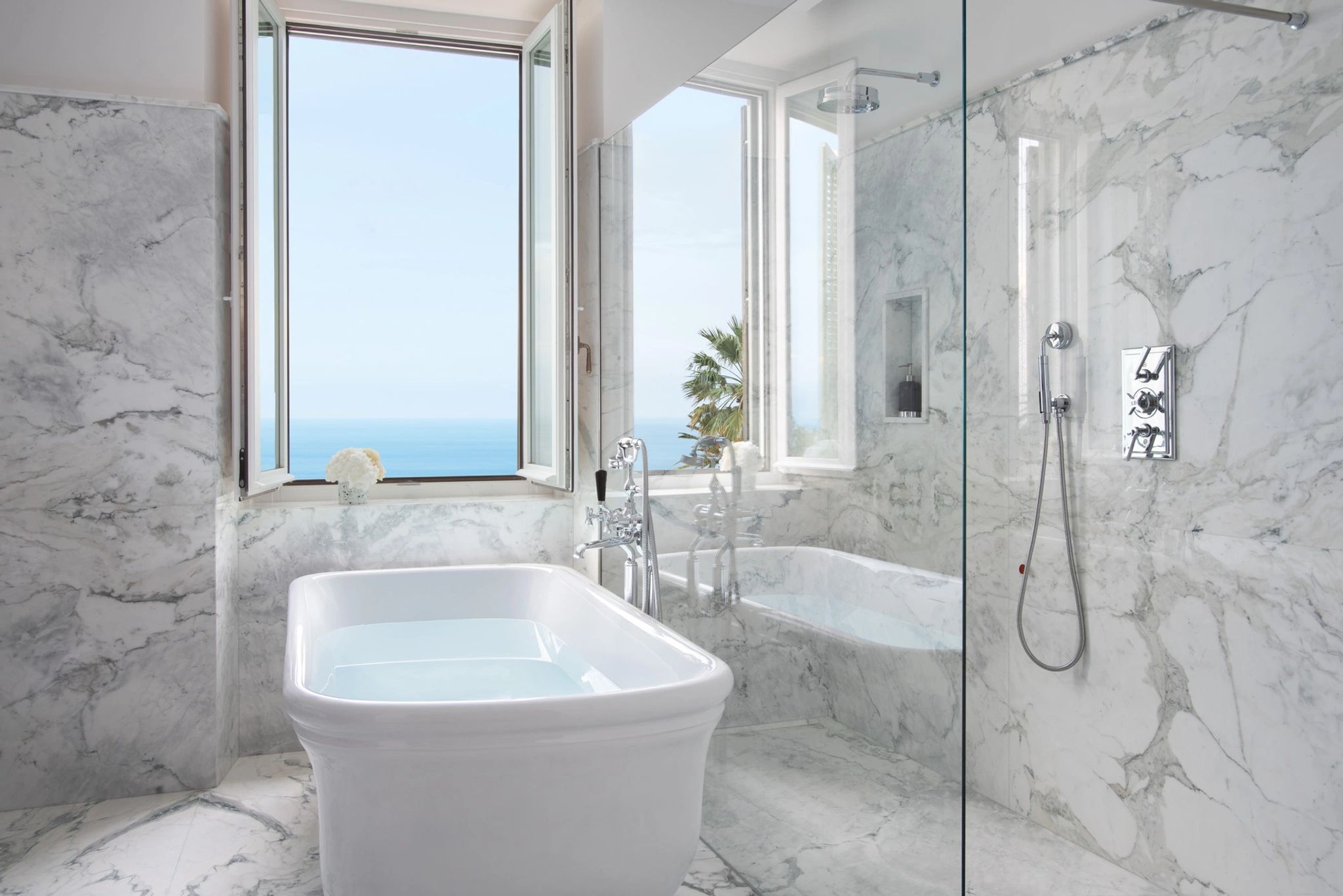 Etna Suite banheiro em marmore – banheiro com banheira – banho relaxante