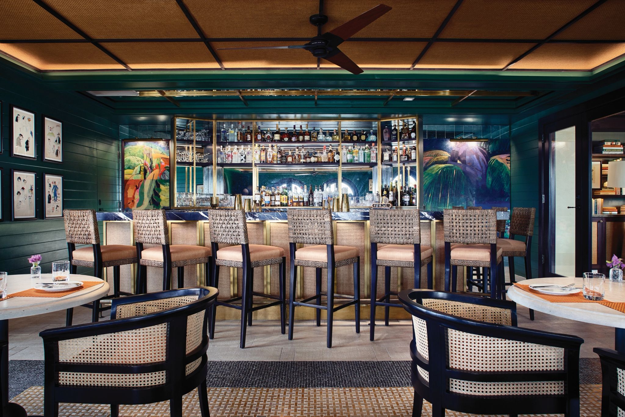 bar moderno - bar premium - bar badalado - vida noturna no caribe - melhores bares no caribe