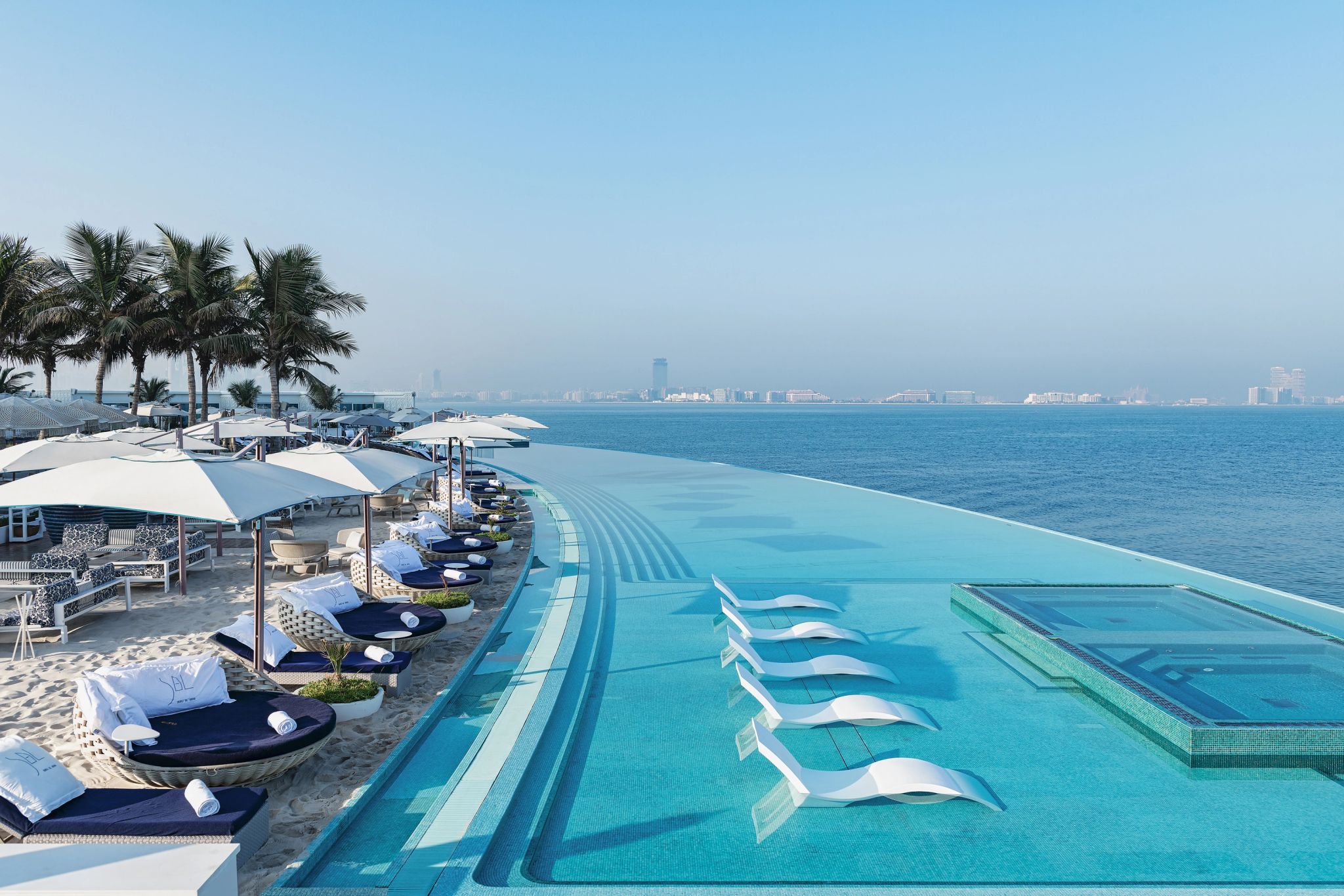 Piscina externa piscina borda infinita - piscina externa - piscina frente mar