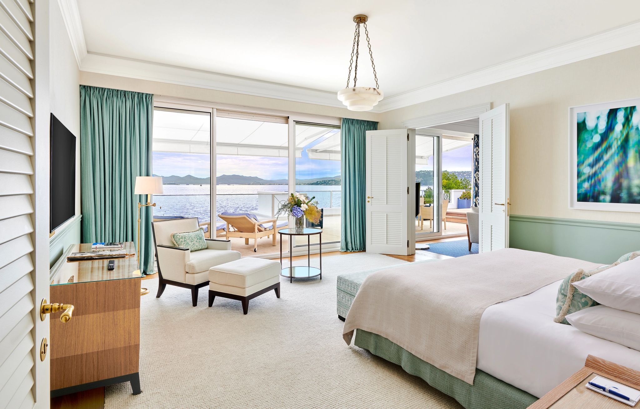 Eden-Roc Suite suite de luxo - suite vista mar - suite moderna - cama king