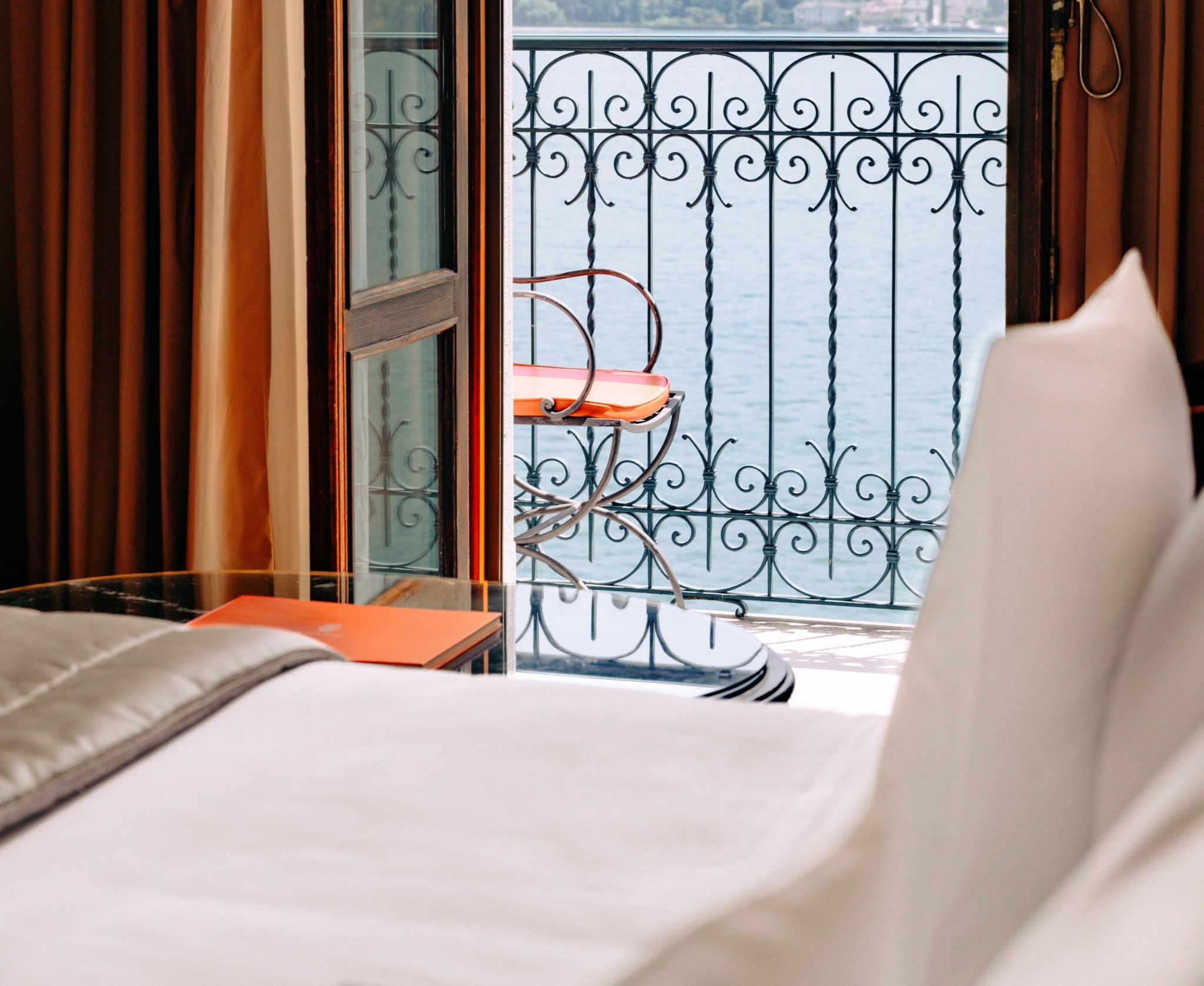 Lake View Prestige quarto com vista - decoraçao classica – cama king-size