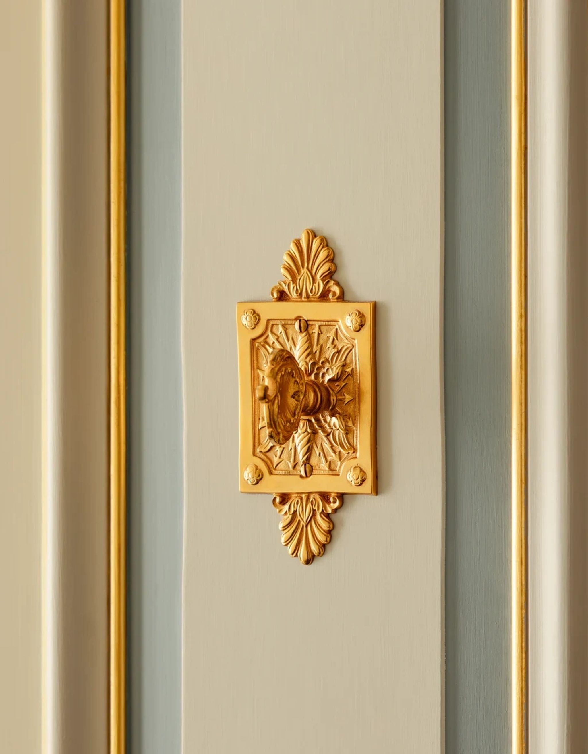 Executive Junior Suite mobiliario epoca luxo - decoracao folha de ouro - design frances classico