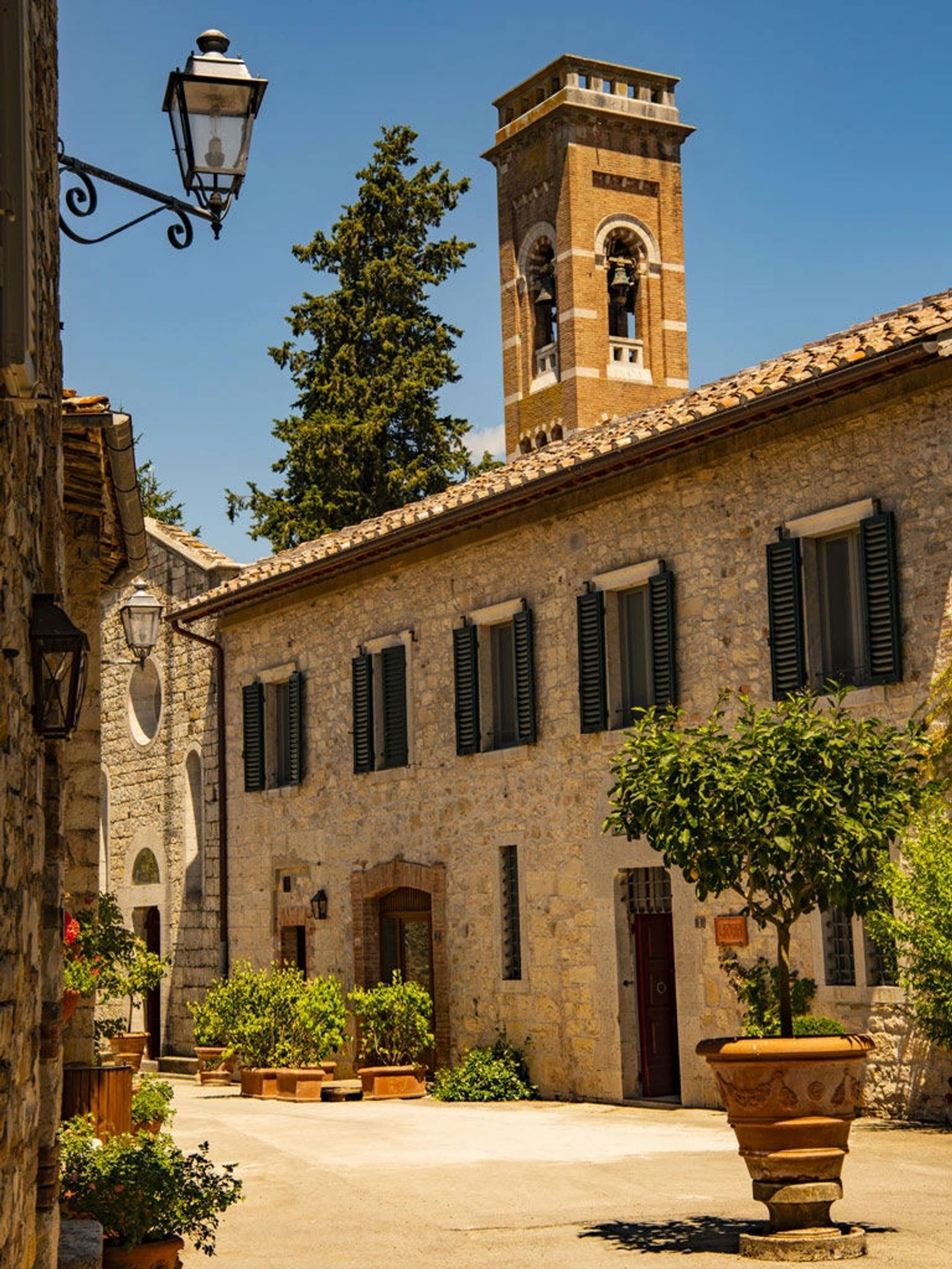 villa medieval - hotel historico - hotel na toscana - vinicola italiana - toscana italia