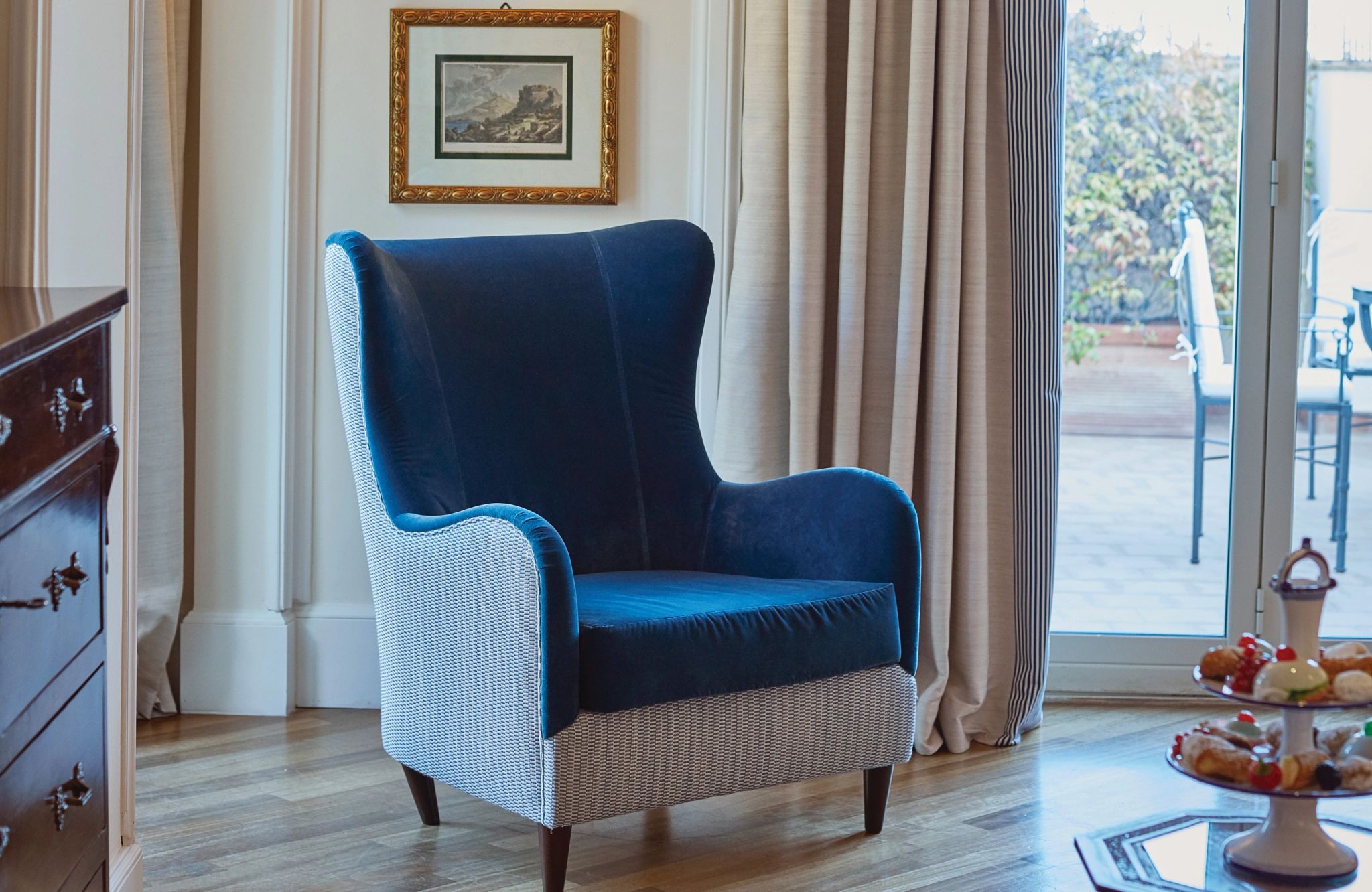 Premium Sea View Terrace quarto com poltrona - quarto vista mar - mobiliario nobre - cadeira de luxo