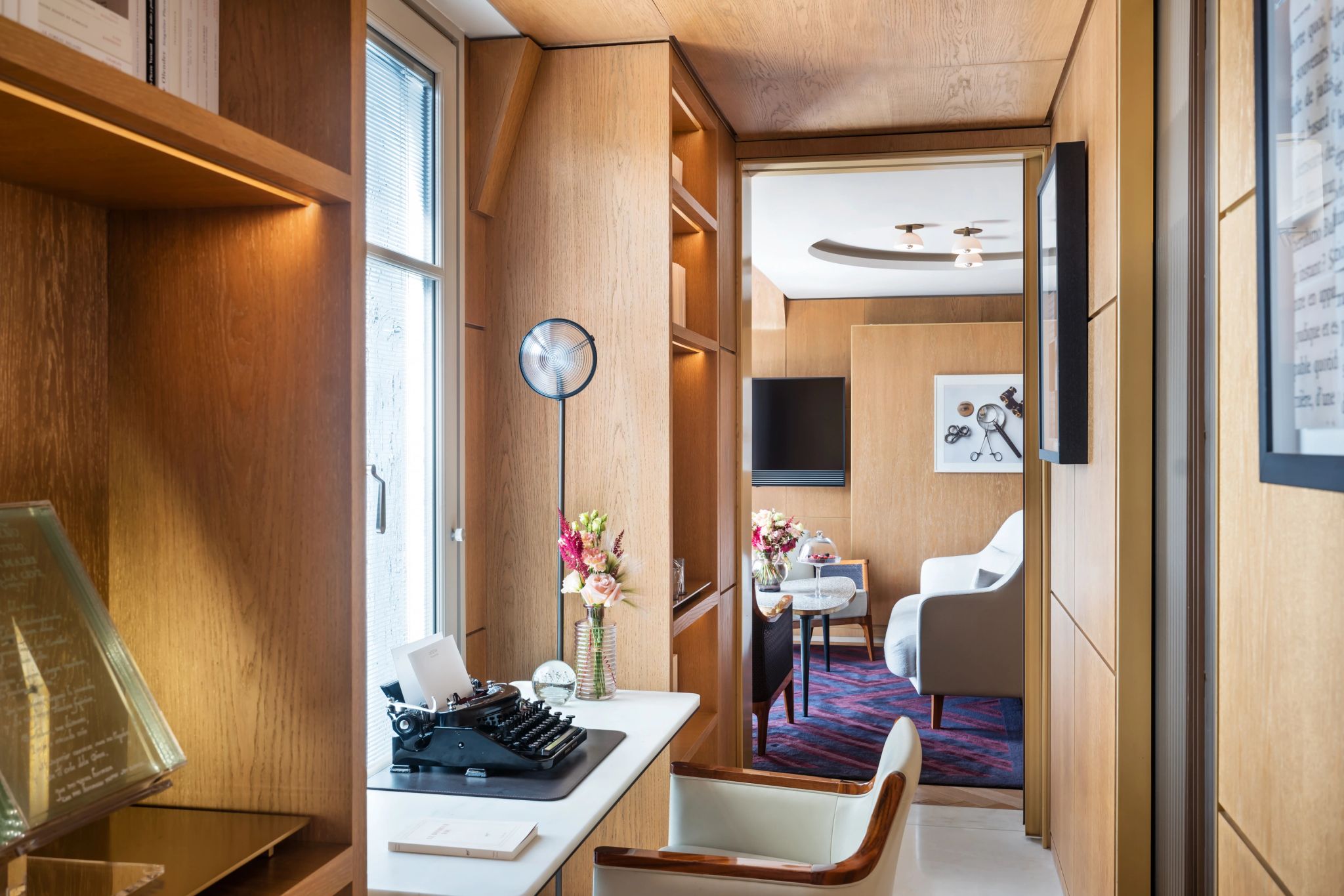 Grand Suite Litteraire sala de estar - escritorio particular - mesa de trabalho