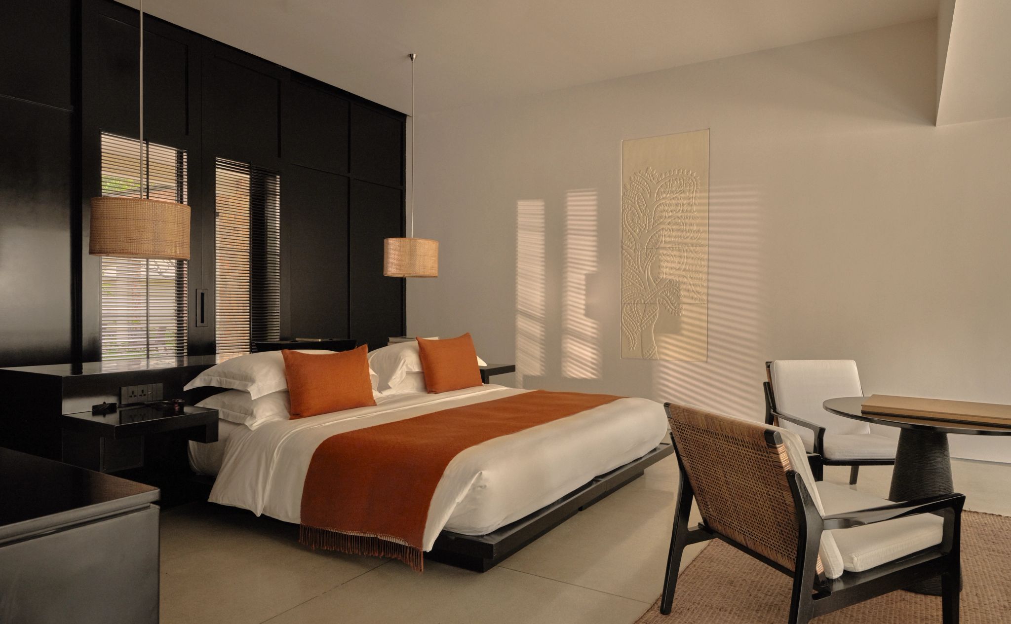 Suite suite grande - cama de casal - sala de estar